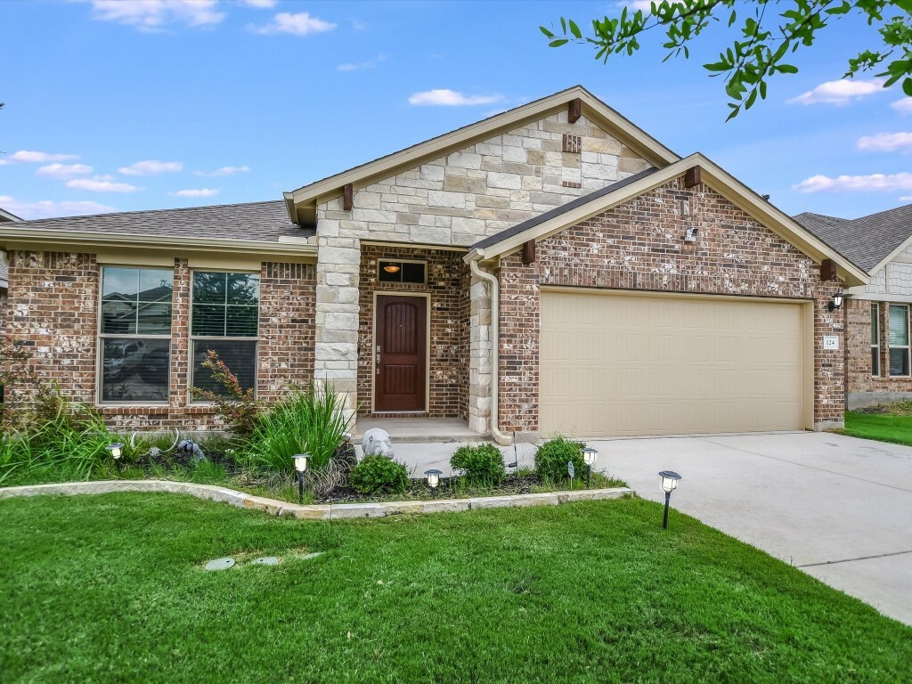 Property Photo:  124 Falkland Street  TX 78634 