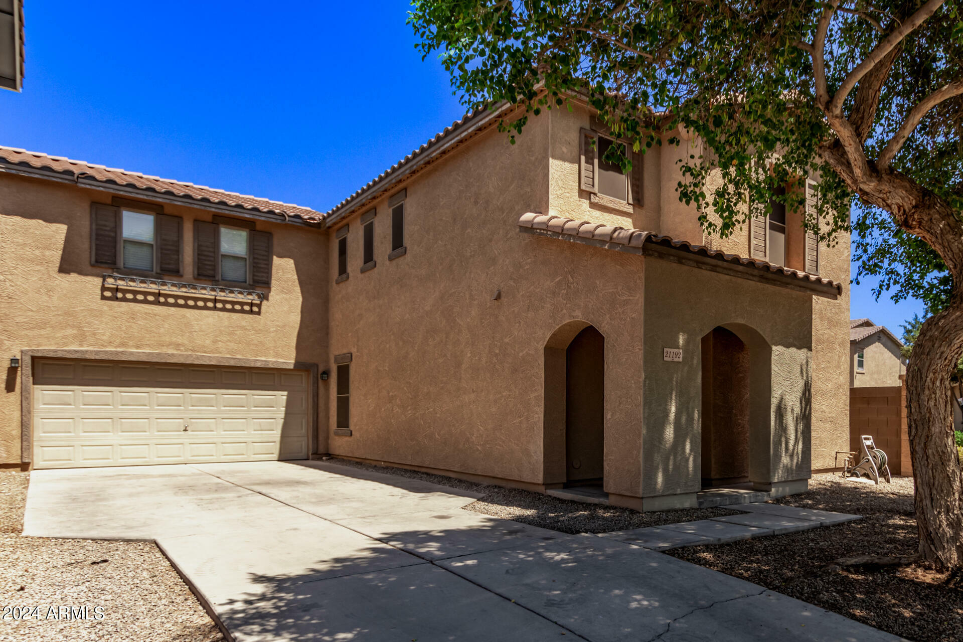 Property Photo:  21192 E Avenida Del Valle --  AZ 85142 