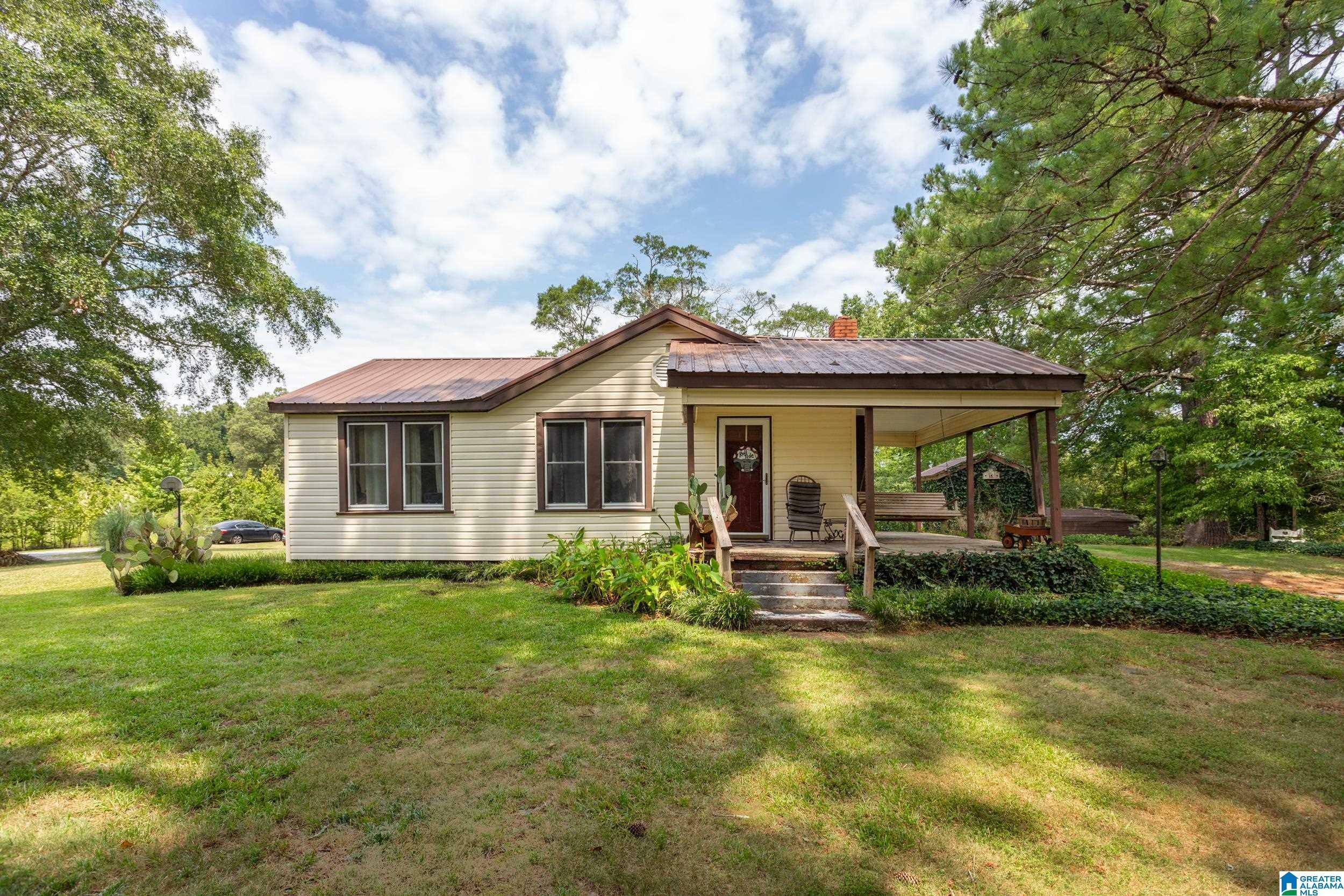 Property Photo:  1909 Hollingsworth Drive  AL 36279 