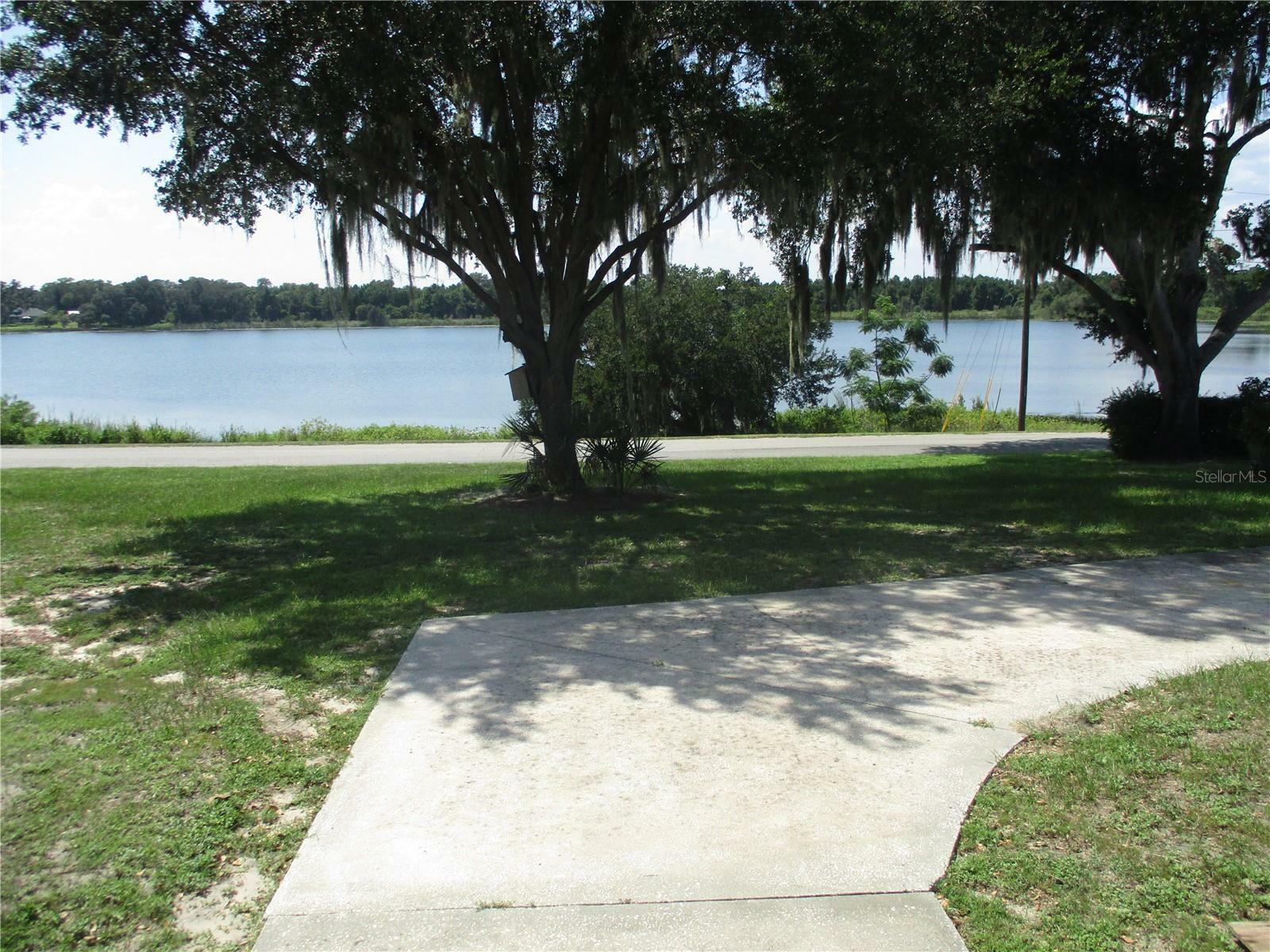 Property Photo:  129 N 6th Street  FL 33851 