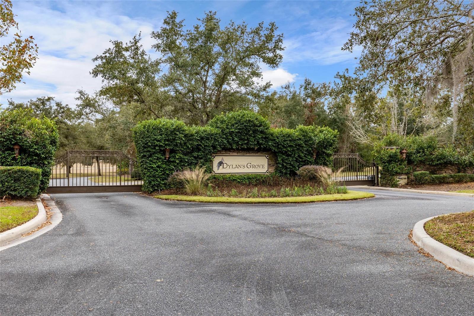Property Photo: 1680 SW 188th Street FL 32669