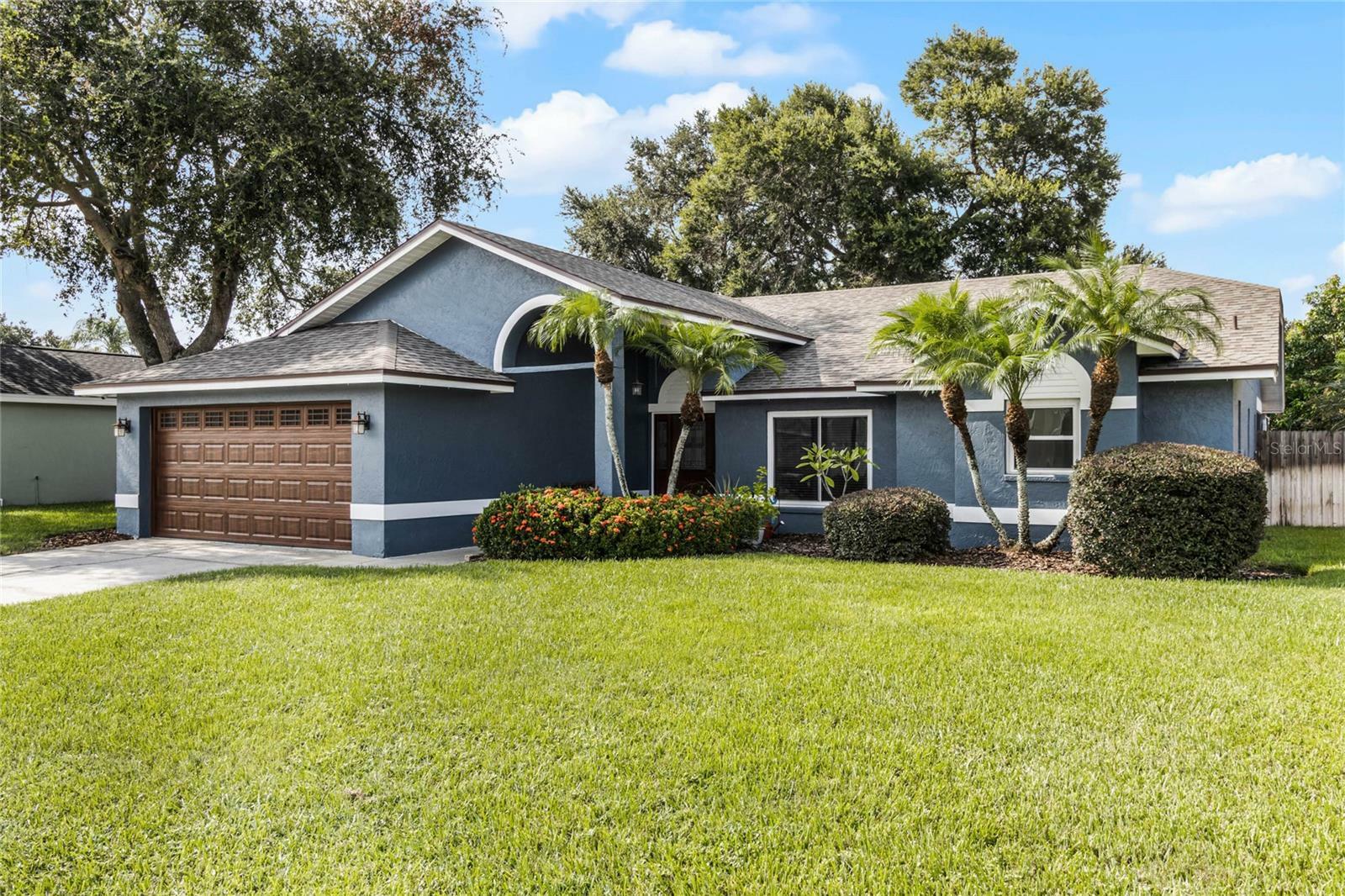 Property Photo:  428 Bigstaff Court  FL 33884 