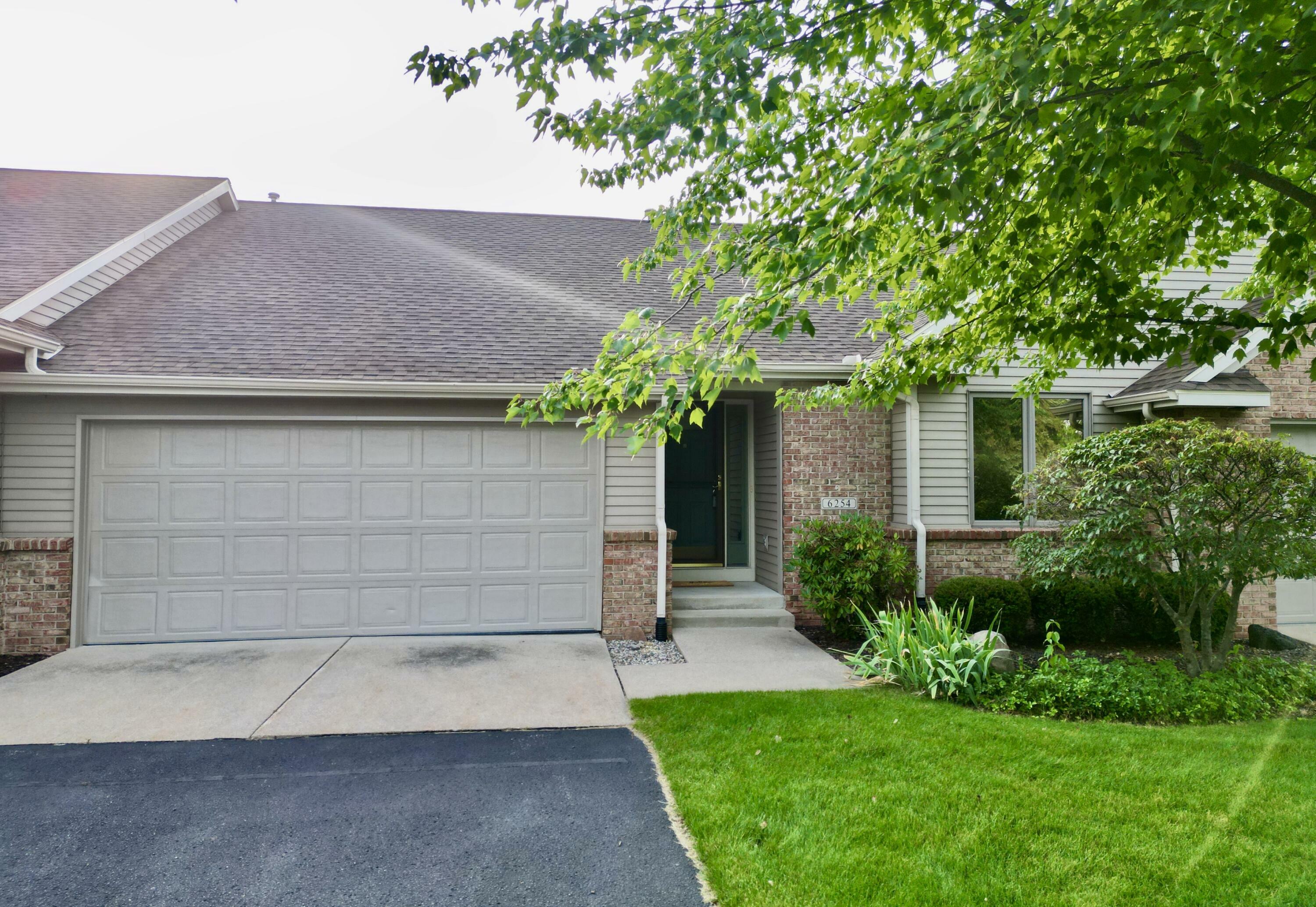 6254 S Gentry Court  Hudsonville MI 49426 photo