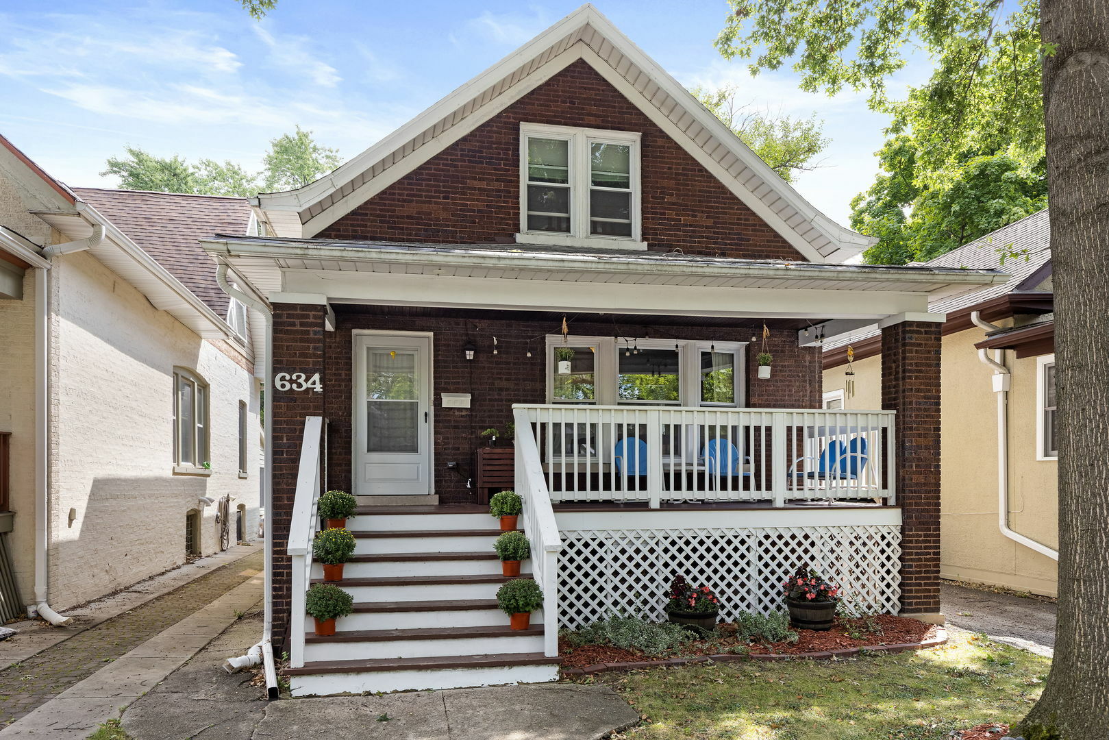 Property Photo:  634 N Harvey Avenue  IL 60302 