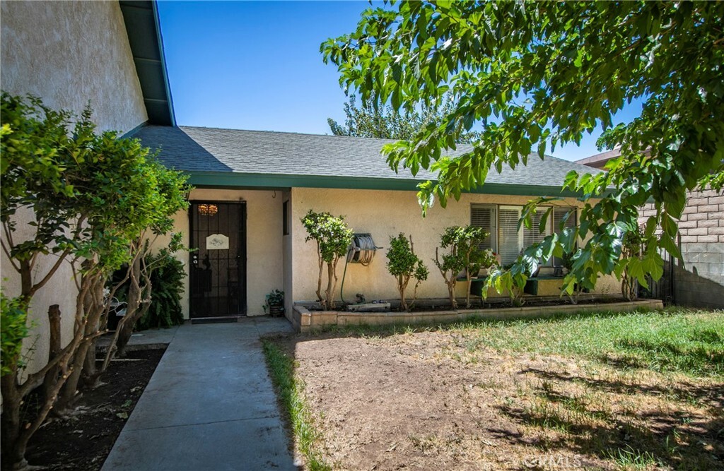 Property Photo:  1555 N High Street  CA 92220 