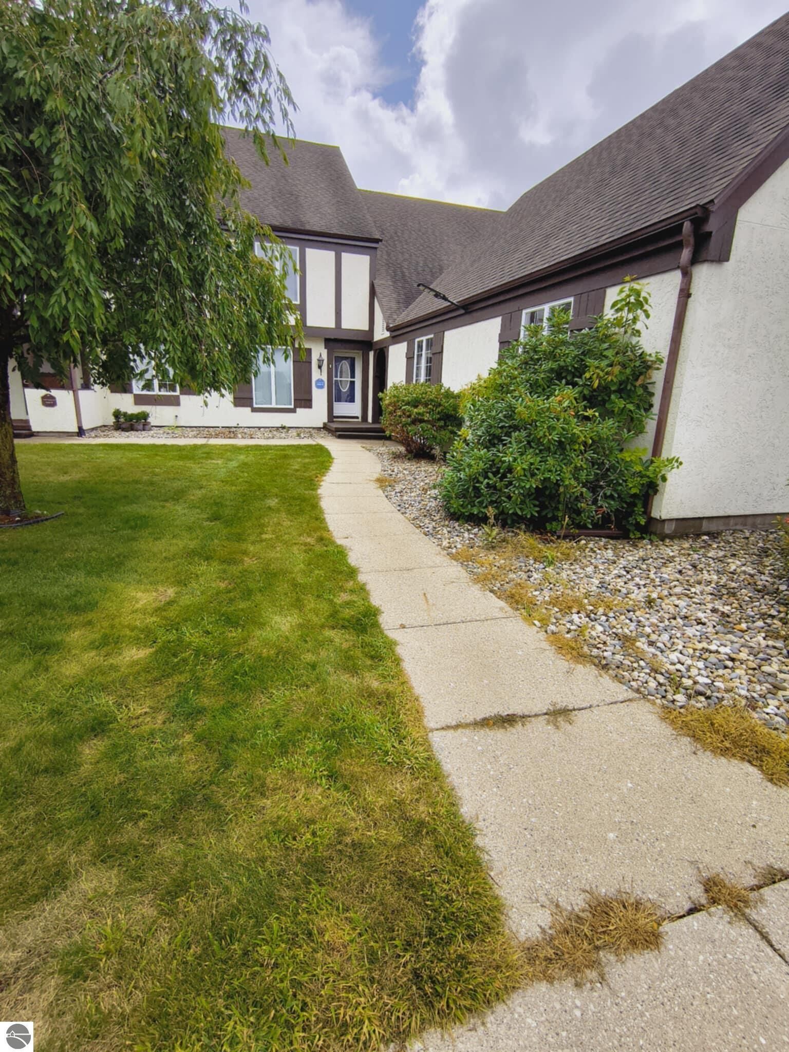 Property Photo:  1700 Tartan Trail  MI 48801 