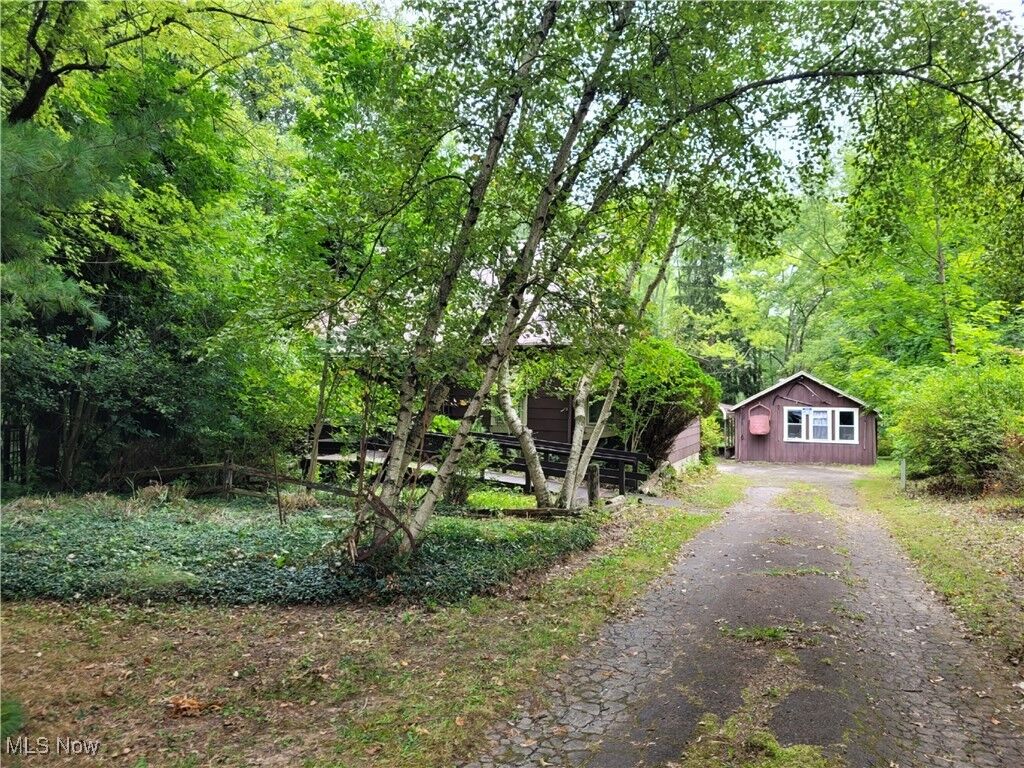 Property Photo: 9537 New Buffalo Road OH 44406