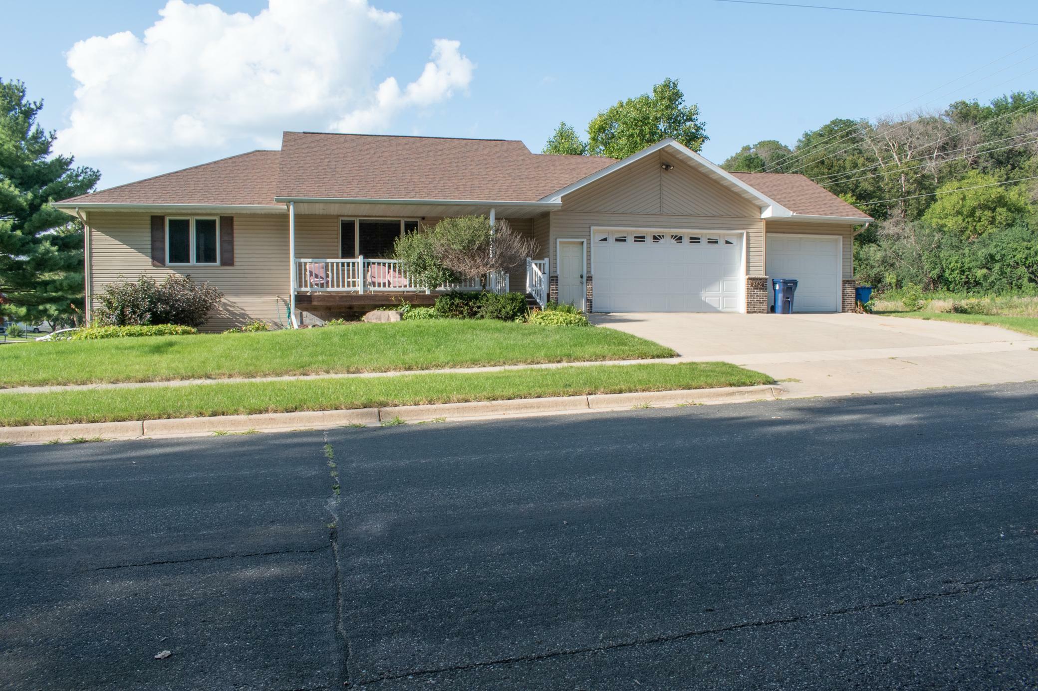 Property Photo:  462 4th Street SE  MN 55049 