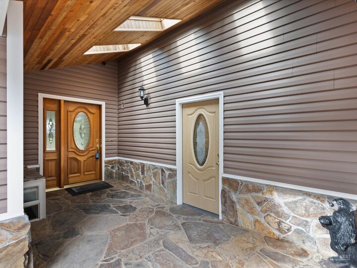 Property Photo:  26703  148th Avenue SE  WA 98042 