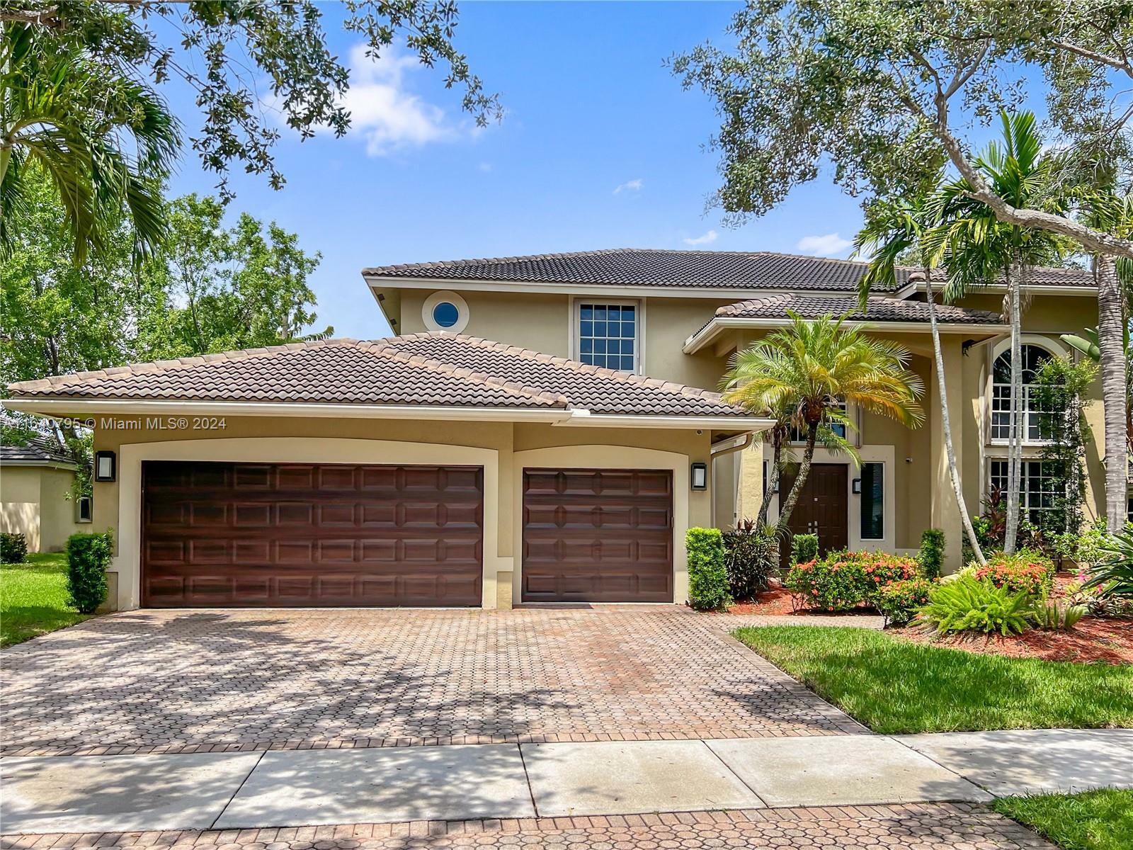 Property Photo:  340 Mallard Rd  FL 33327 