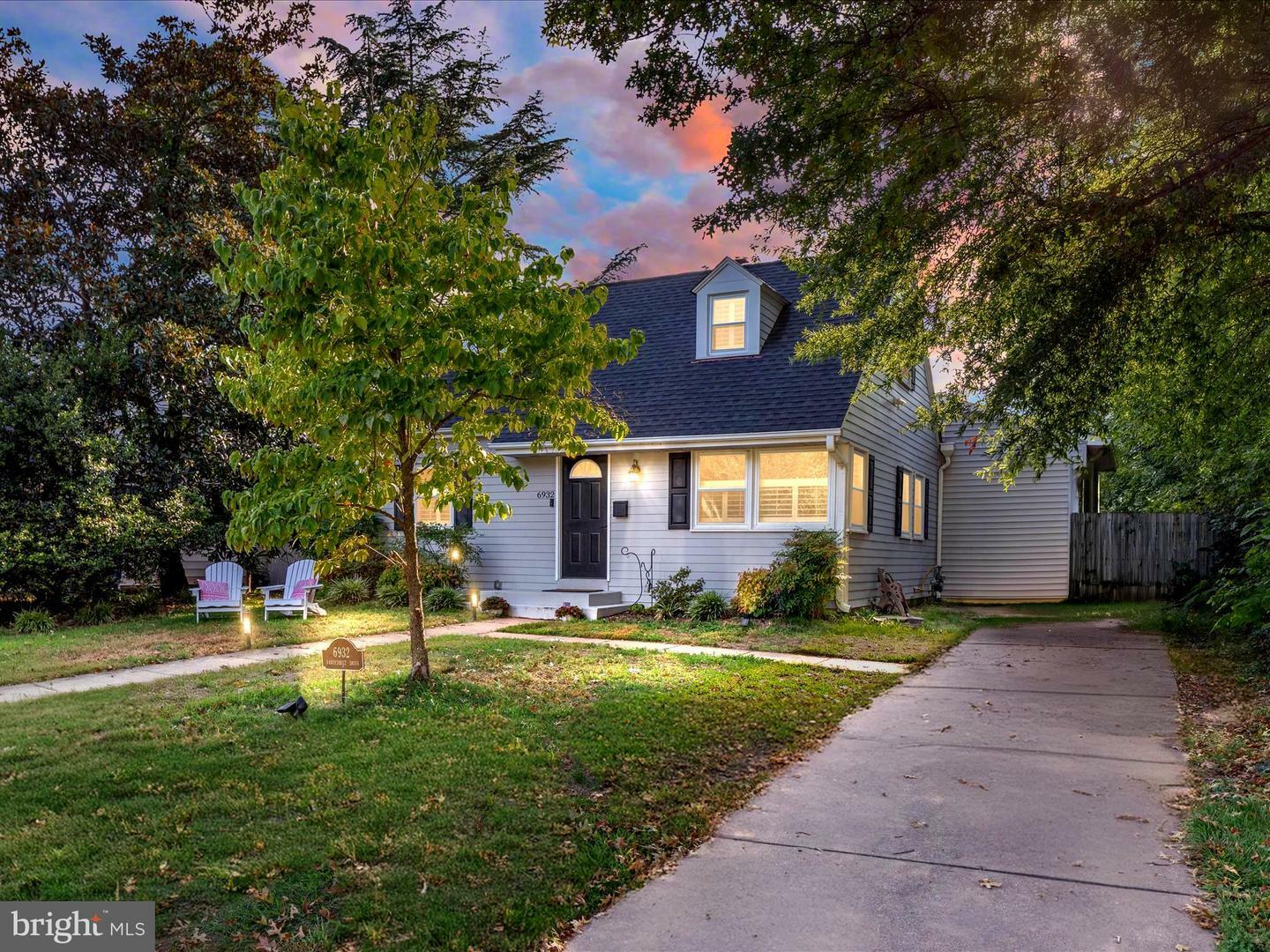 Property Photo: 6932 Vanderbilt Drive VA 22307