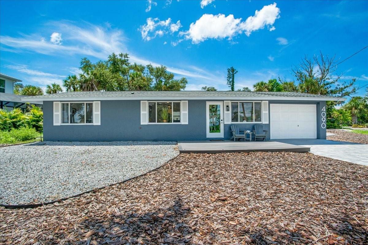 Property Photo: 4090 Pelican Shores Circle FL 34223