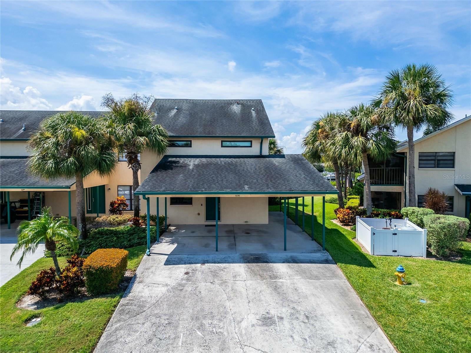 Property Photo: 636 Yardarm Drive 636 FL 33572