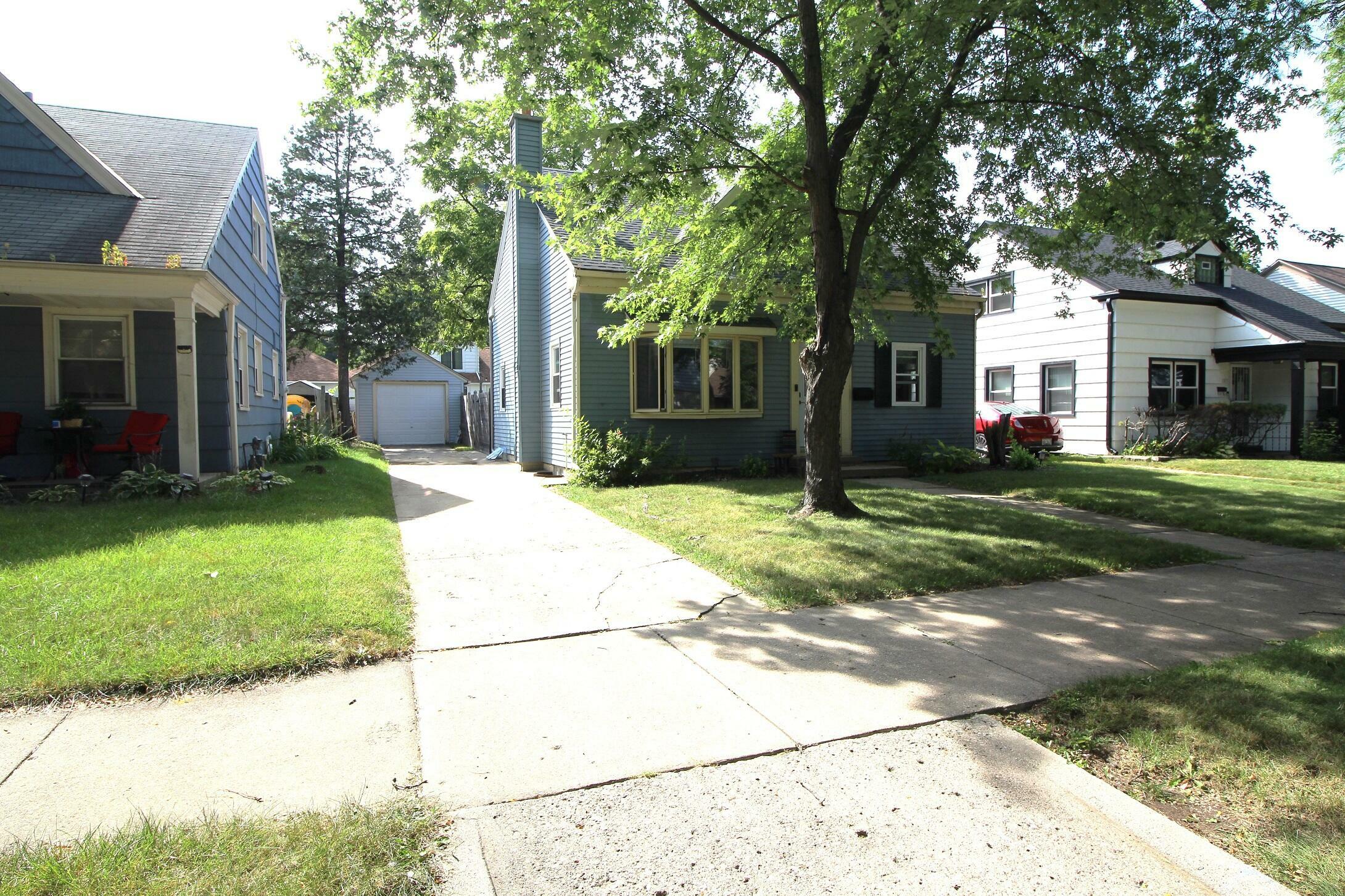 Property Photo:  3211 N 54th St  WI 53216 