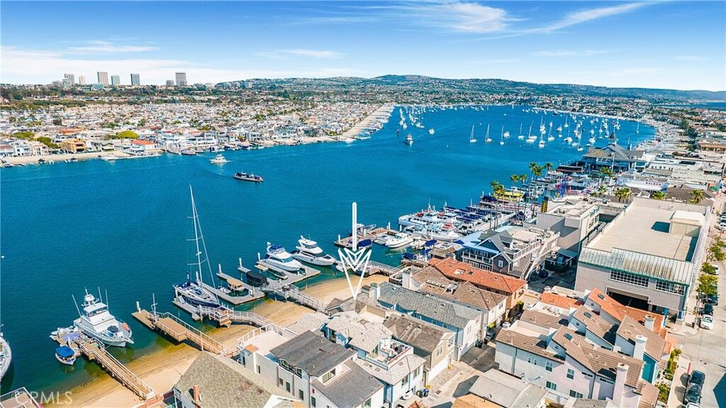 Property Photo: 421 E Edgewater Avenue CA 92661