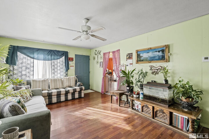 Property Photo: 1885 Castle Way NV 89512