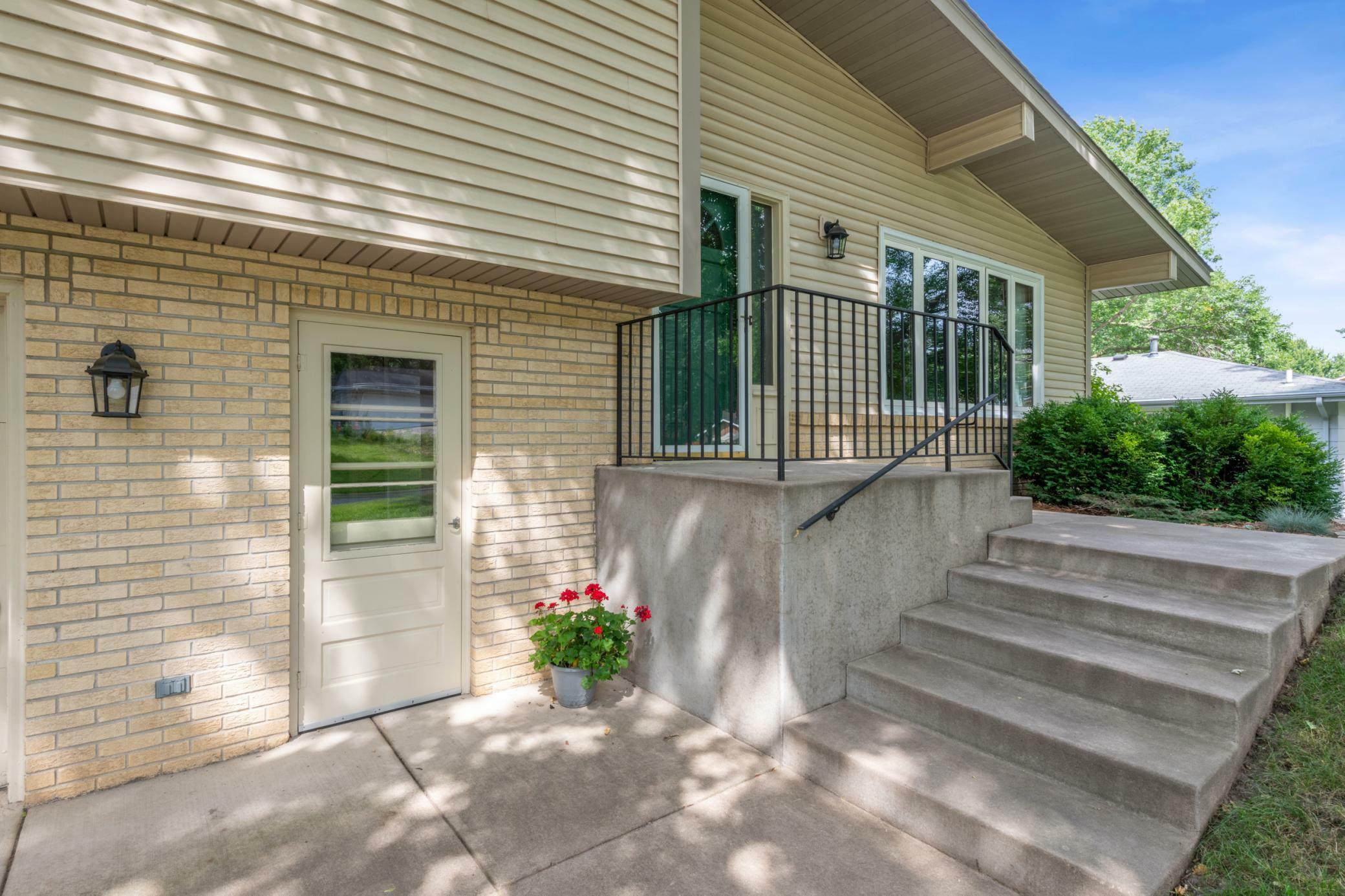 Property Photo:  2708 Dana Drive  MN 55337 