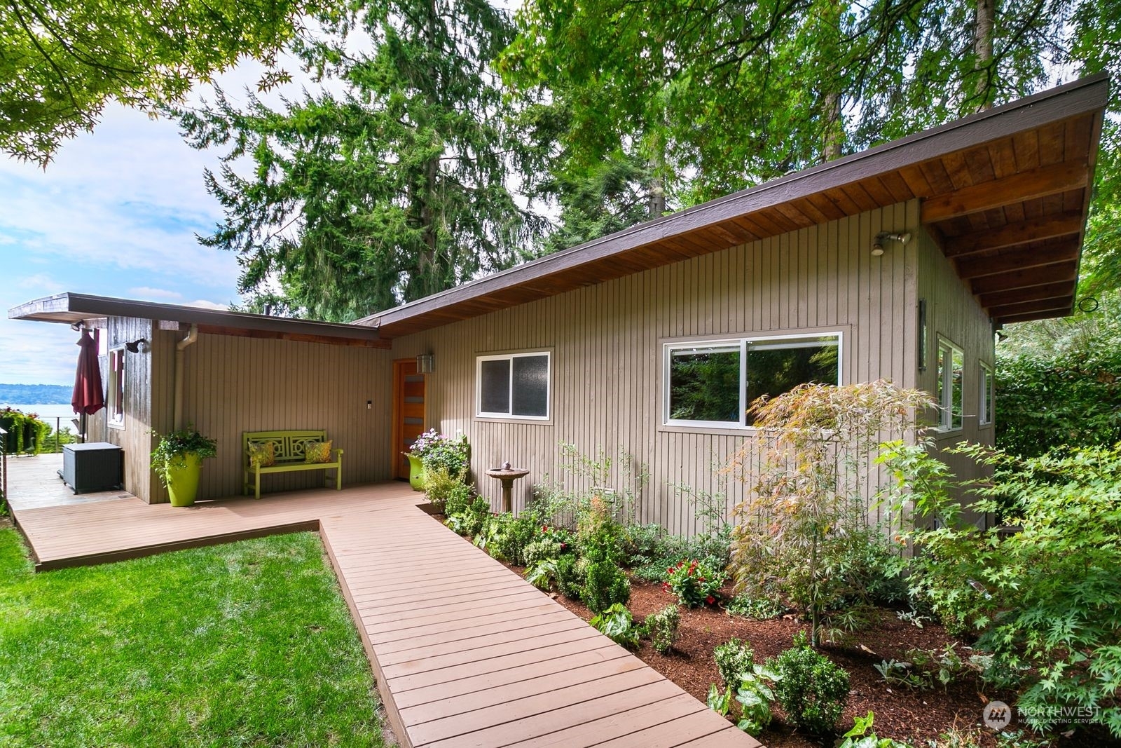 Property Photo:  15717 25th Avenue SW  WA 98166 