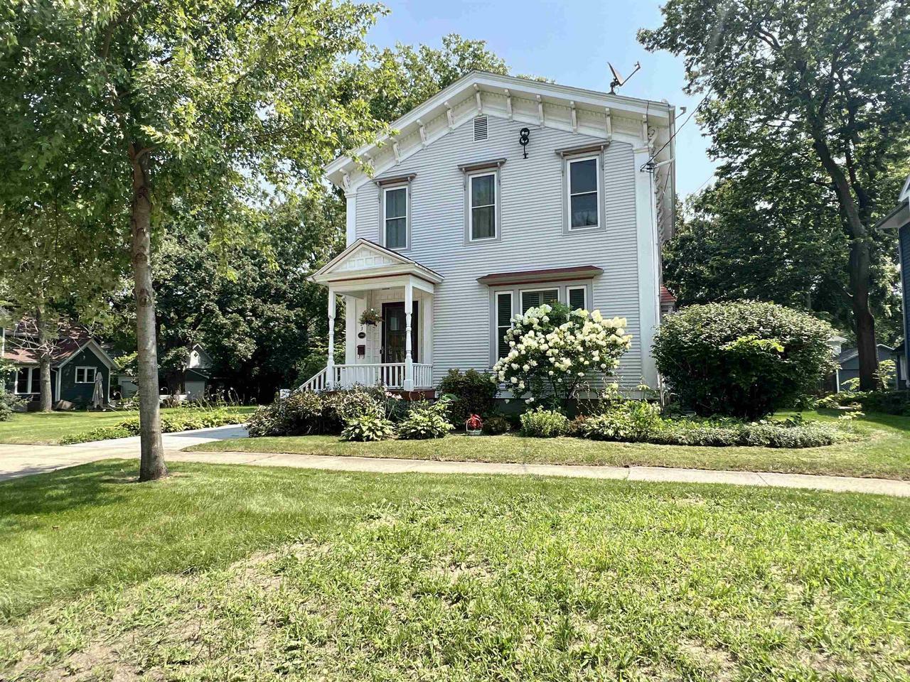 Property Photo:  723 Church Street  WI 53511 