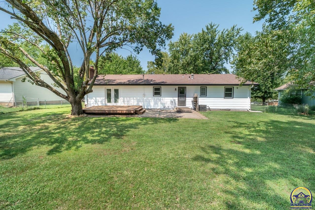 Property Photo:  4337 SE 25th Ter  KS 66605 