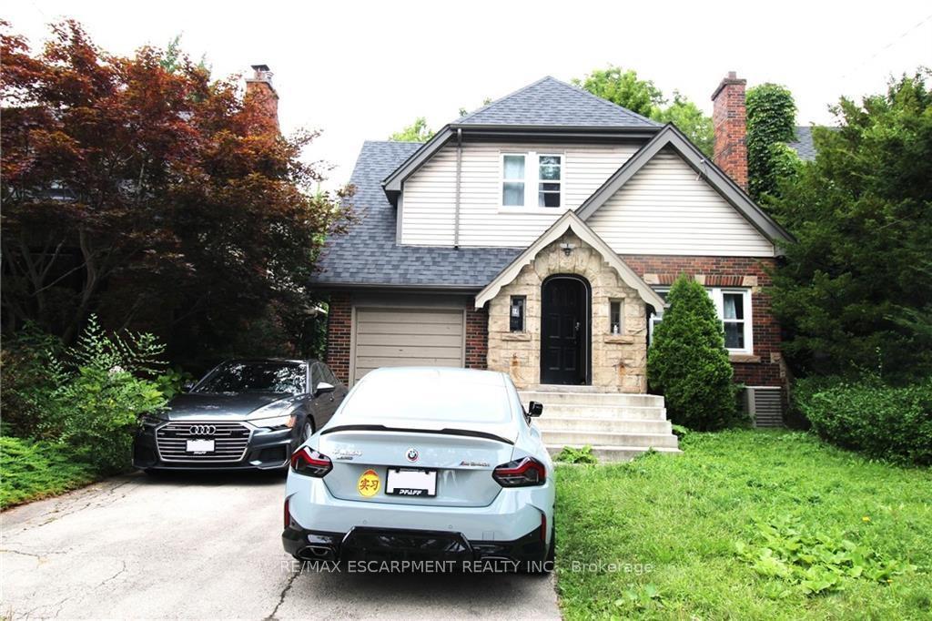 Property Photo:  84 Arnold St  ON L8S 1R6 