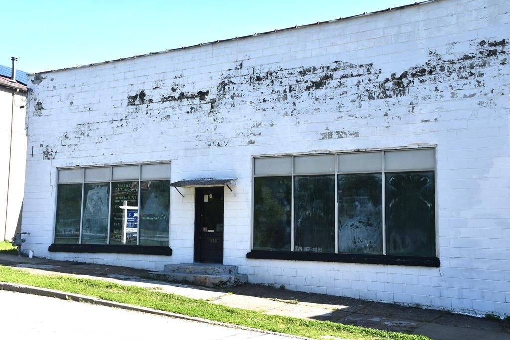 Property Photo:  714 River Avenue  PA 16373 