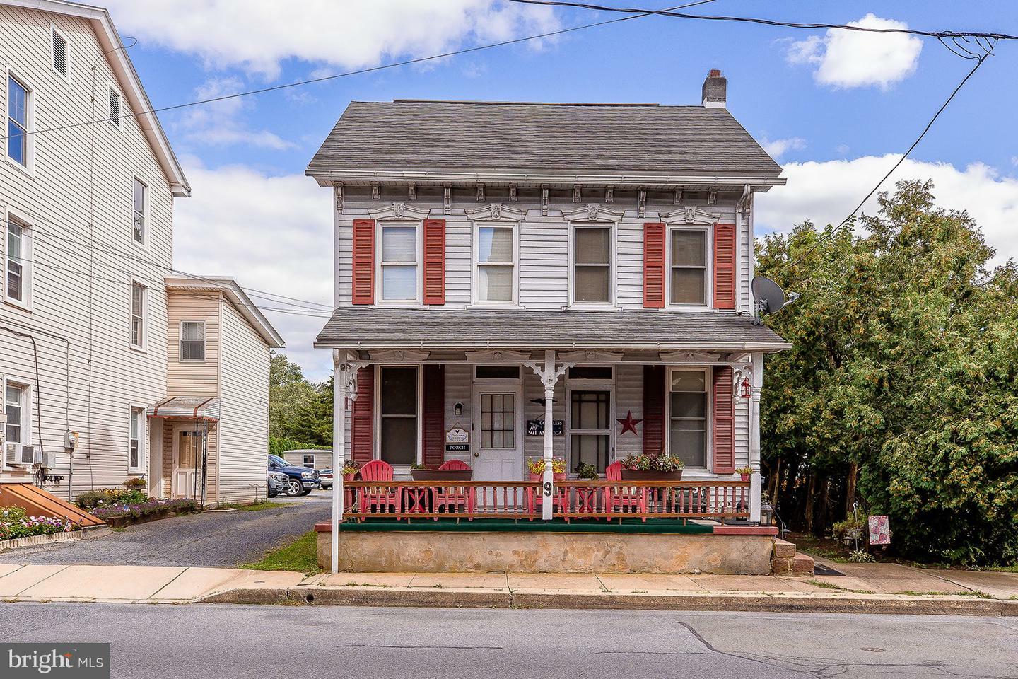 Property Photo:  9 N Reamstown Road  PA 17578 