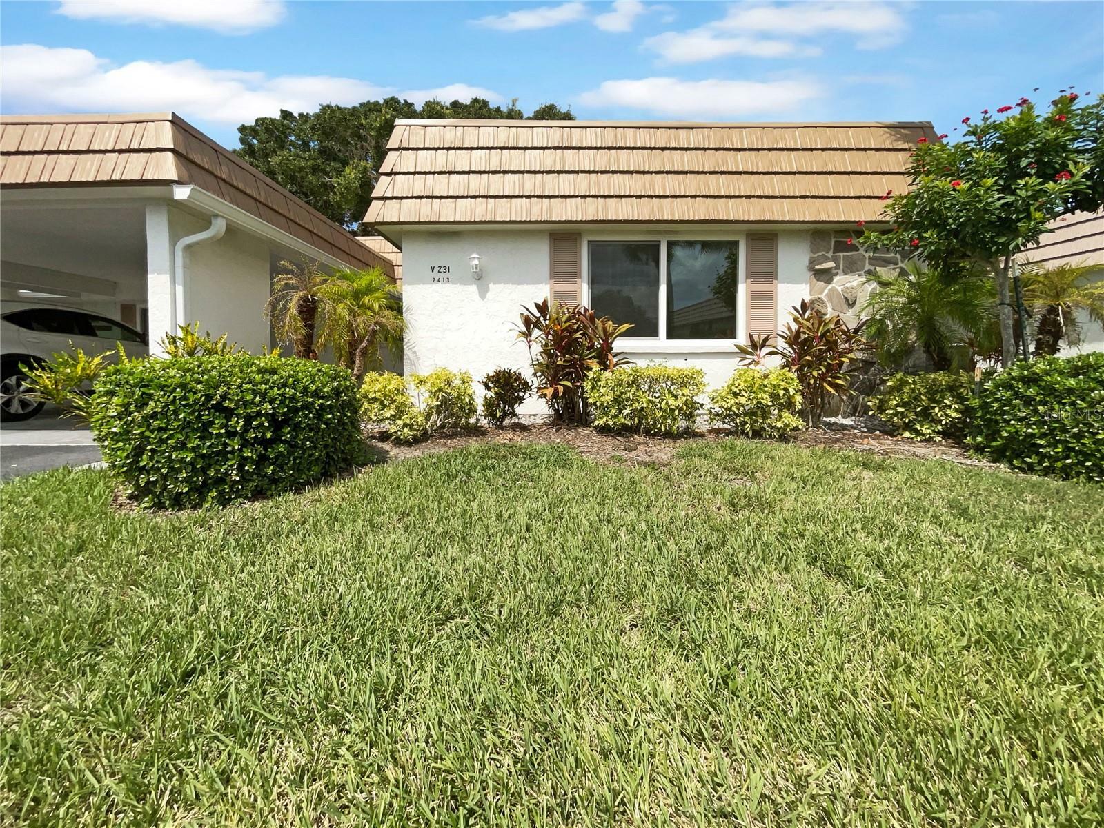 Property Photo:  2413 Riverbluff Parkway V-231  FL 34231 