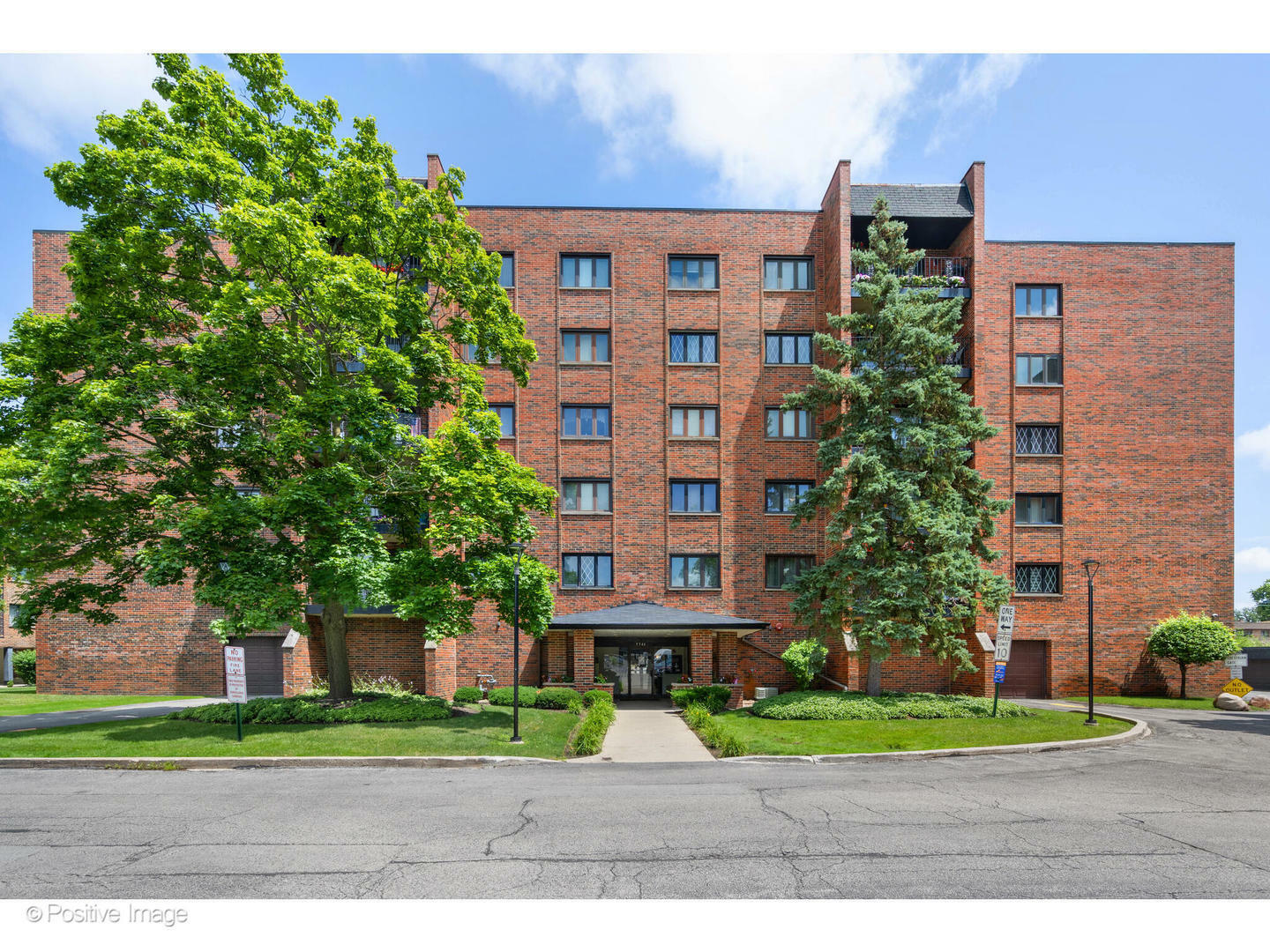 Property Photo: 9346 Landings Lane 501 IL 60016