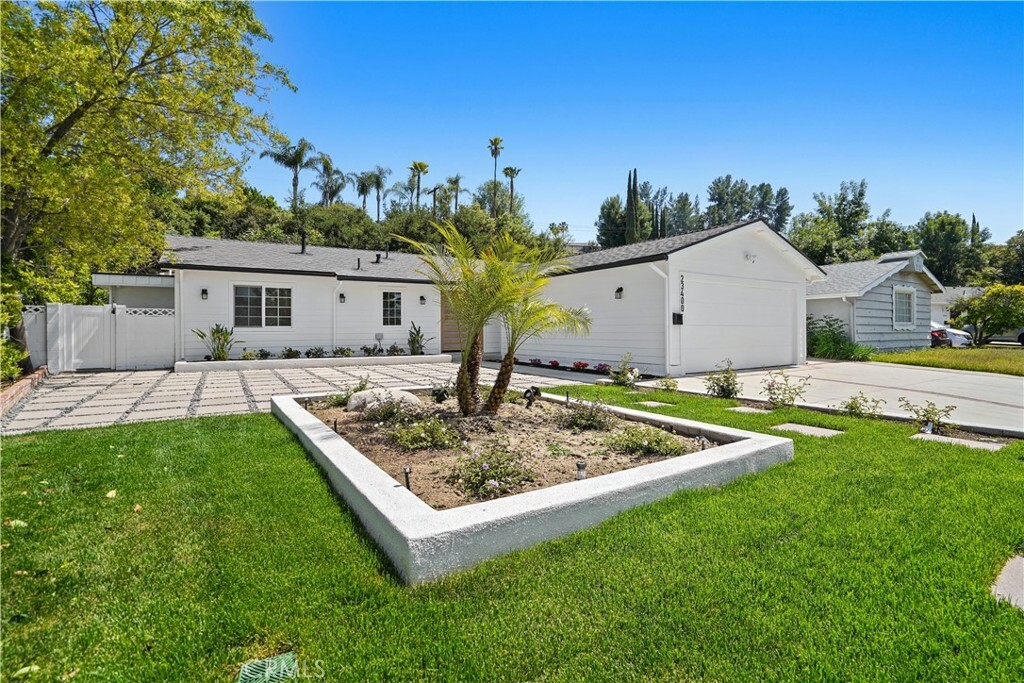 Property Photo:  23400 Erwin Street  CA 91367 