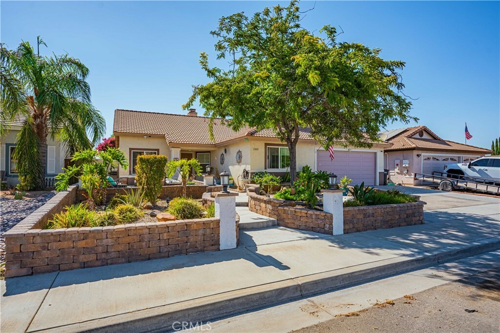 1569 Apple Blossom Way  Hemet CA 92545 photo