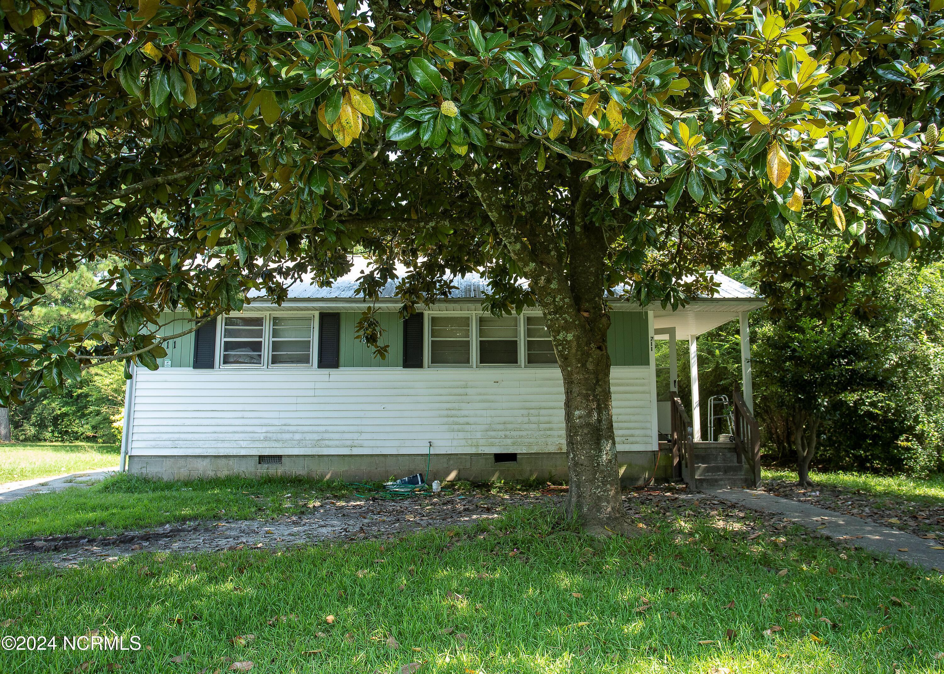 Property Photo:  711 New River Drive  NC 28540 