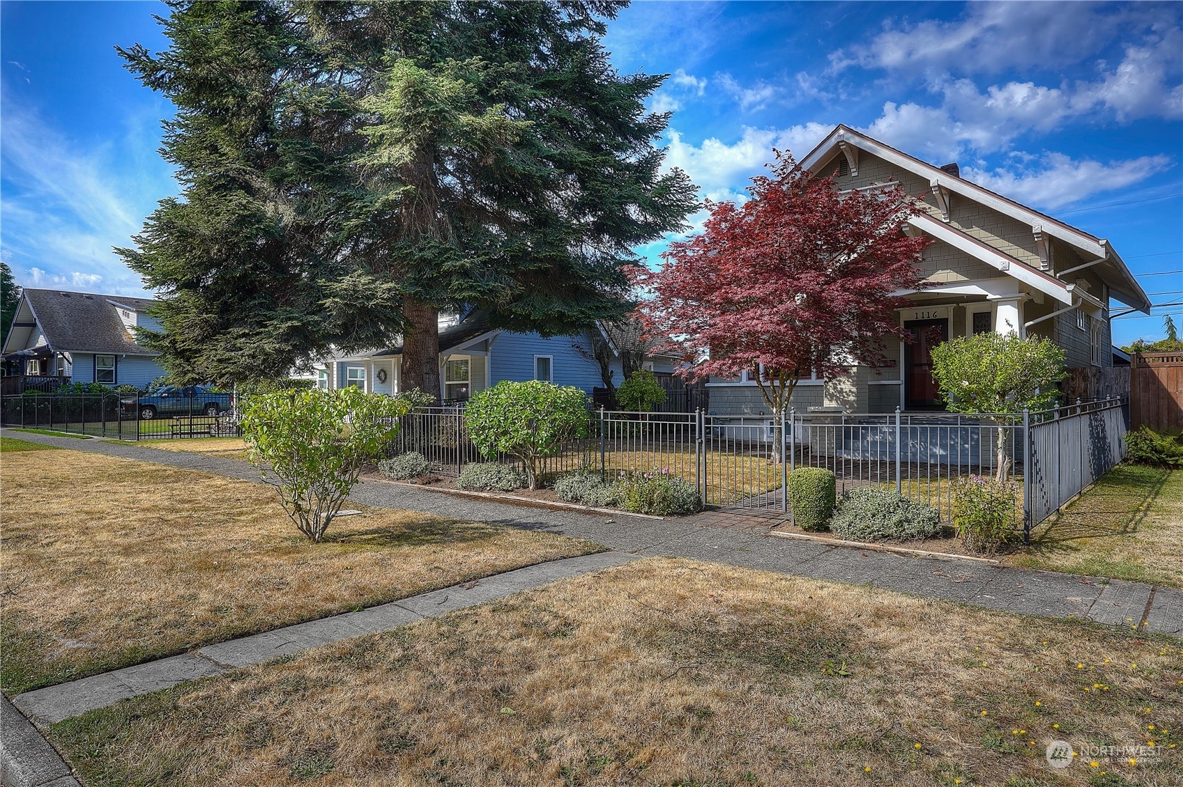 Property Photo:  1116 N Oakes Street  WA 98406 