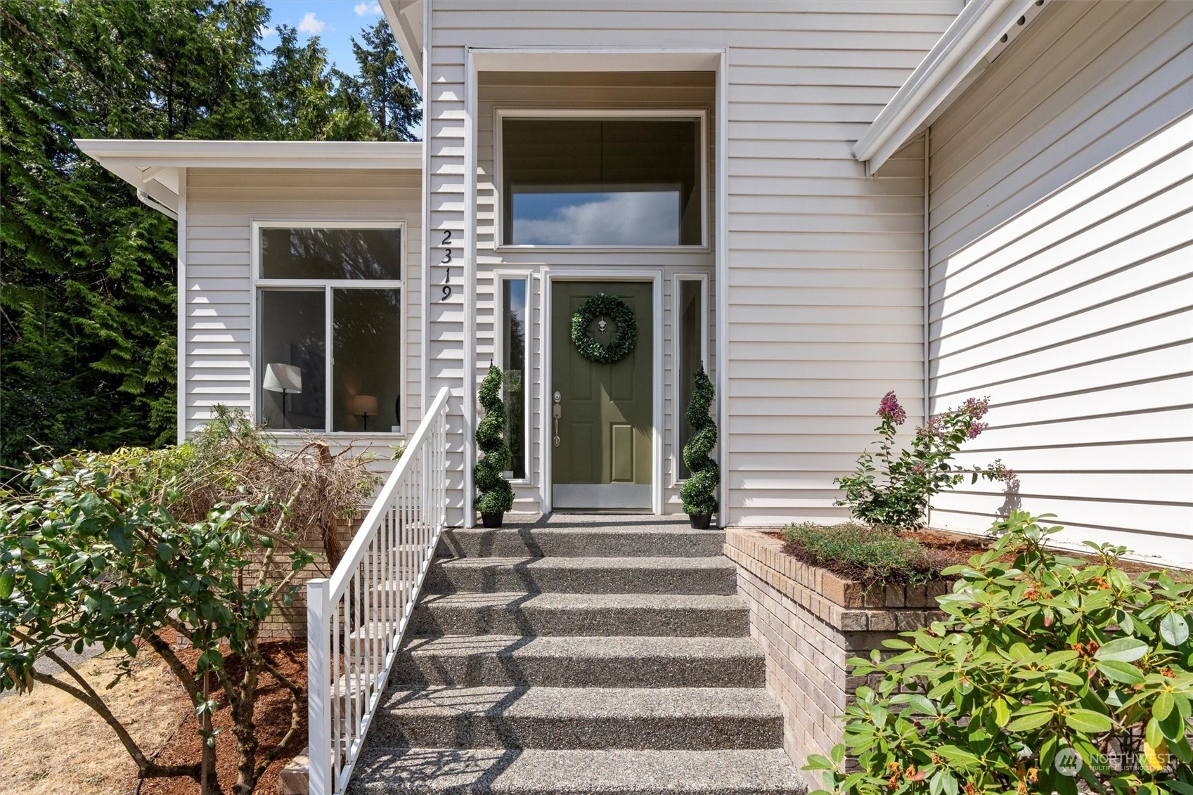 Property Photo:  2319 Aberdeen Avenue NE  WA 98056 