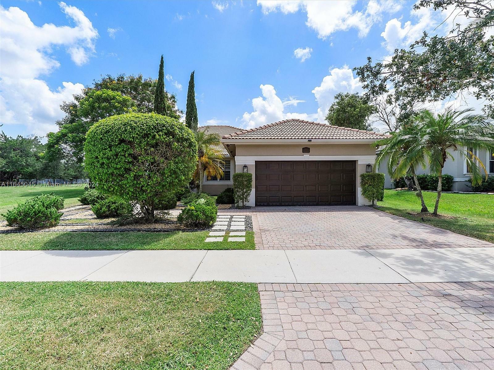 Property Photo:  1601 Osprey Bnd  FL 33327 