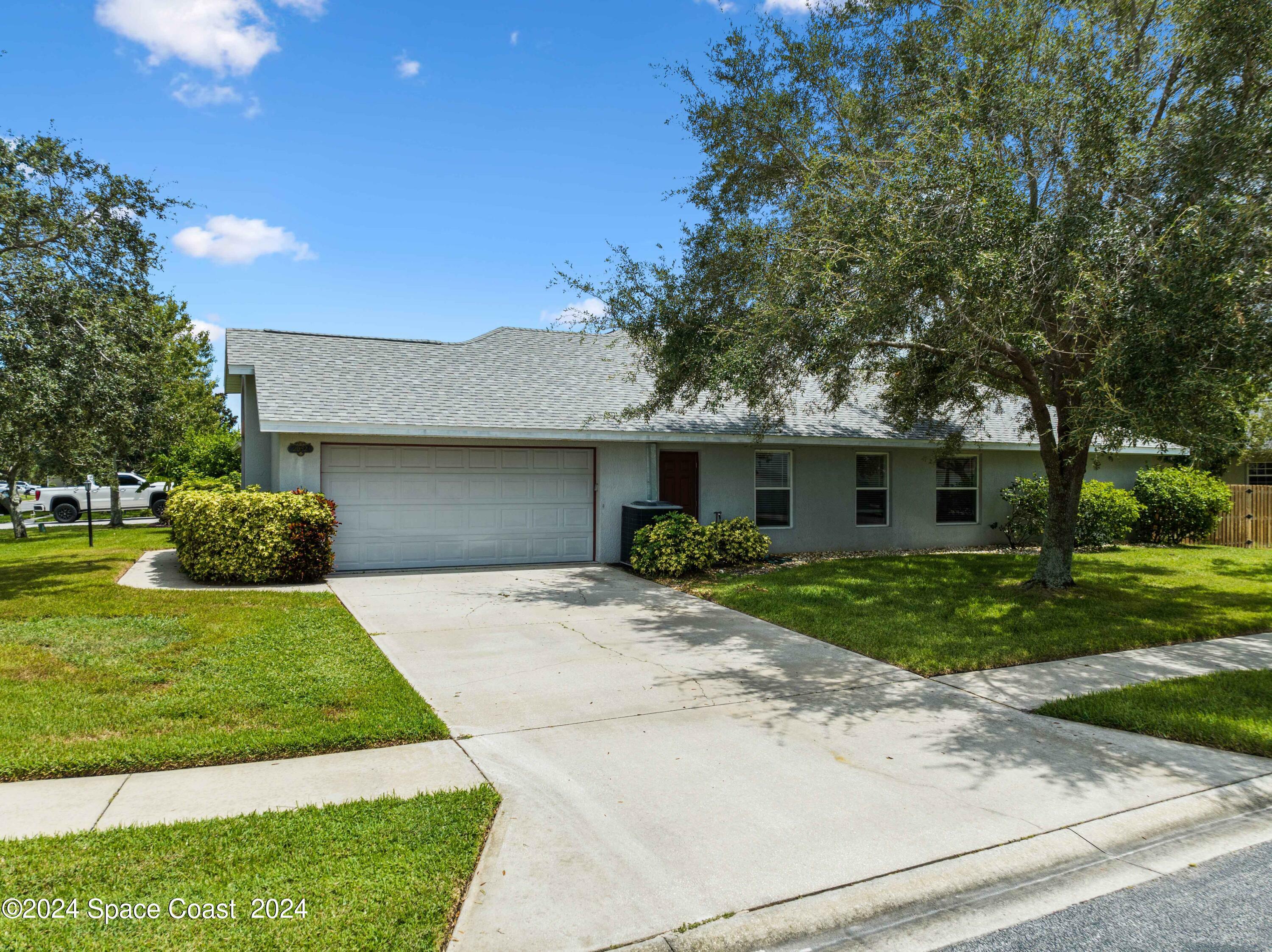 Property Photo:  2052 Woodfield Circle  FL 32904 