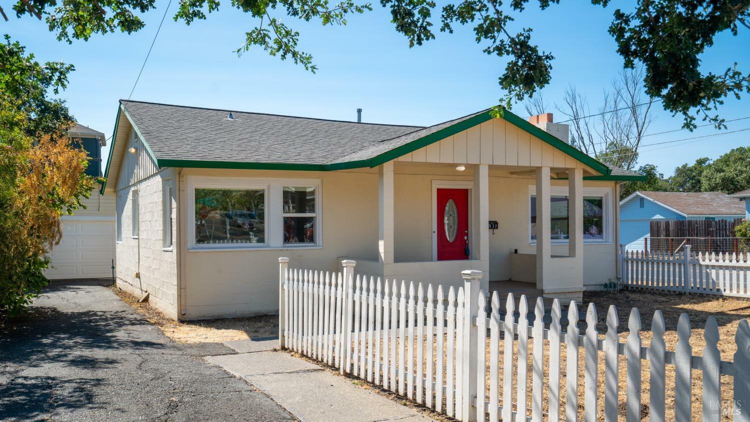 Property Photo:  2437 Lomitas Avenue  CA 95404 