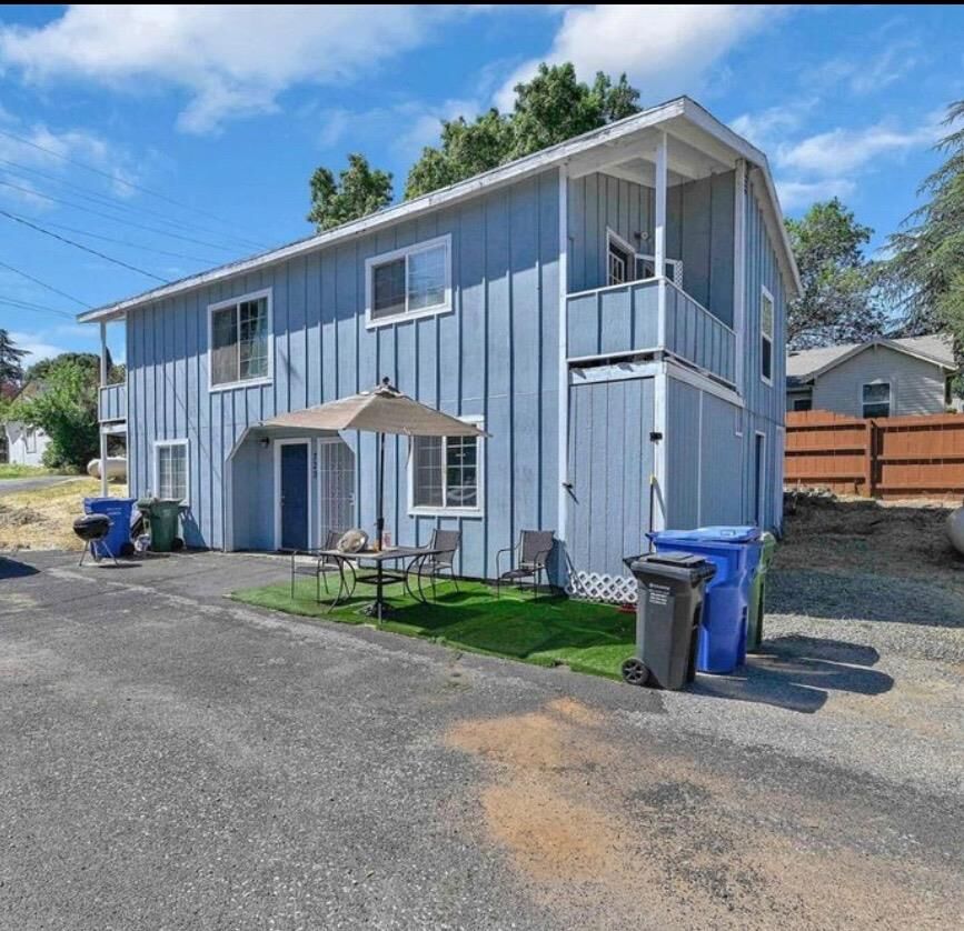 Property Photo: 320 Bargers Court CA 95249