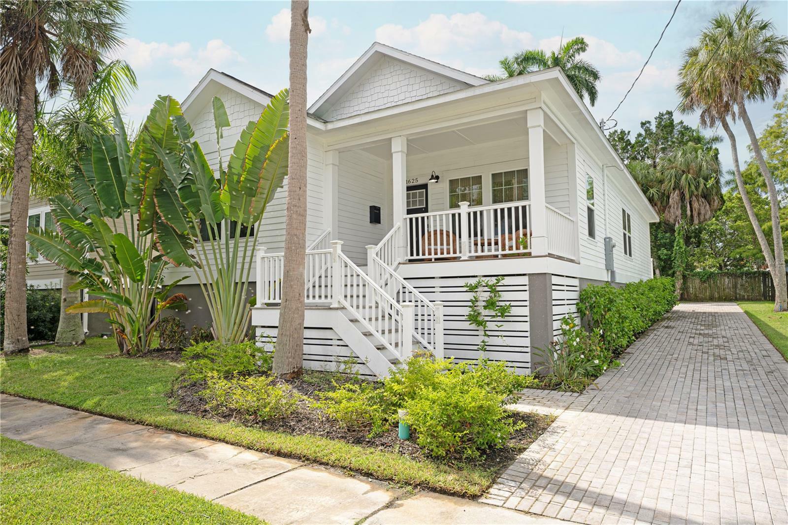 Property Photo:  1625 8th Ave W  FL 34205 