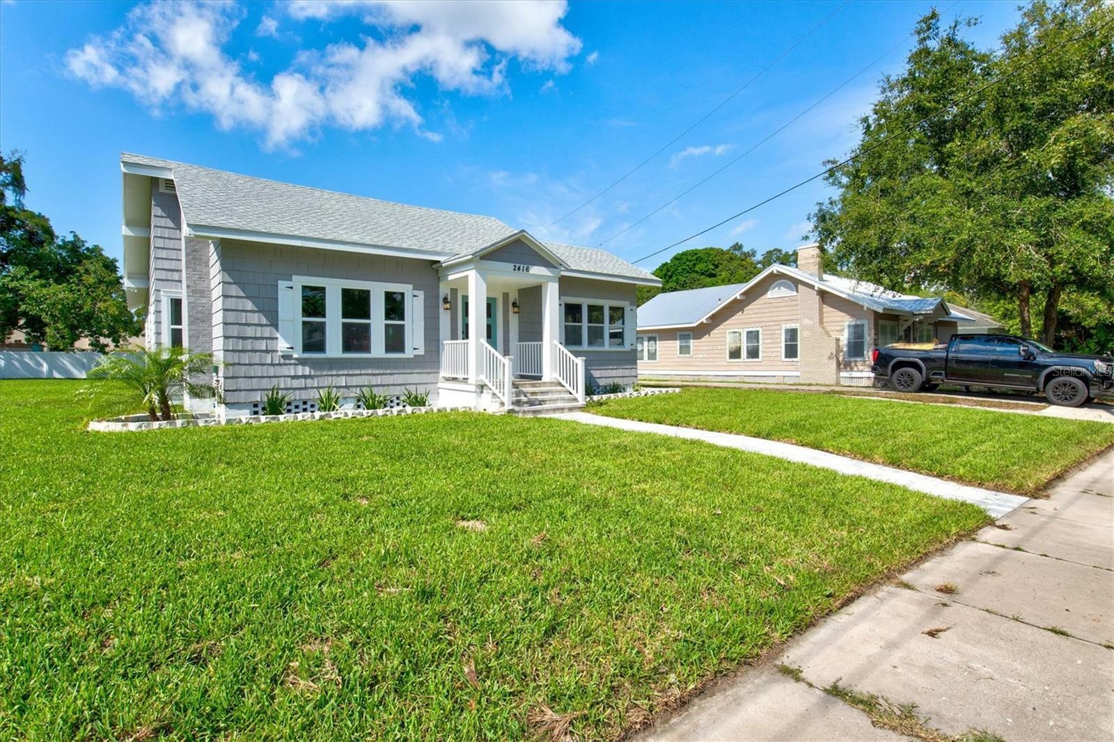 Property Photo:  2416 7th Avenue W  FL 34205 