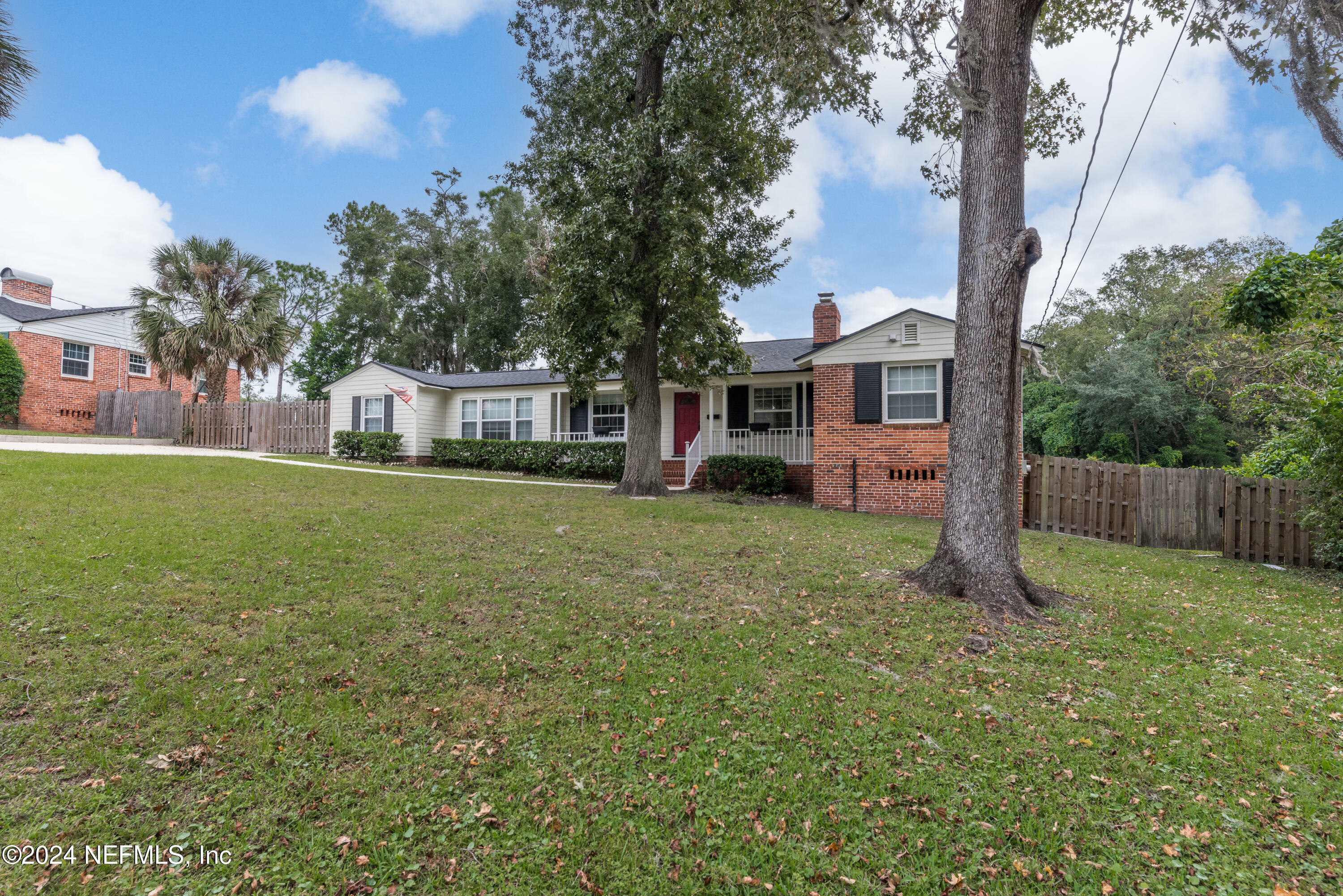 Property Photo:  1651 Mayfair Road  FL 32207 