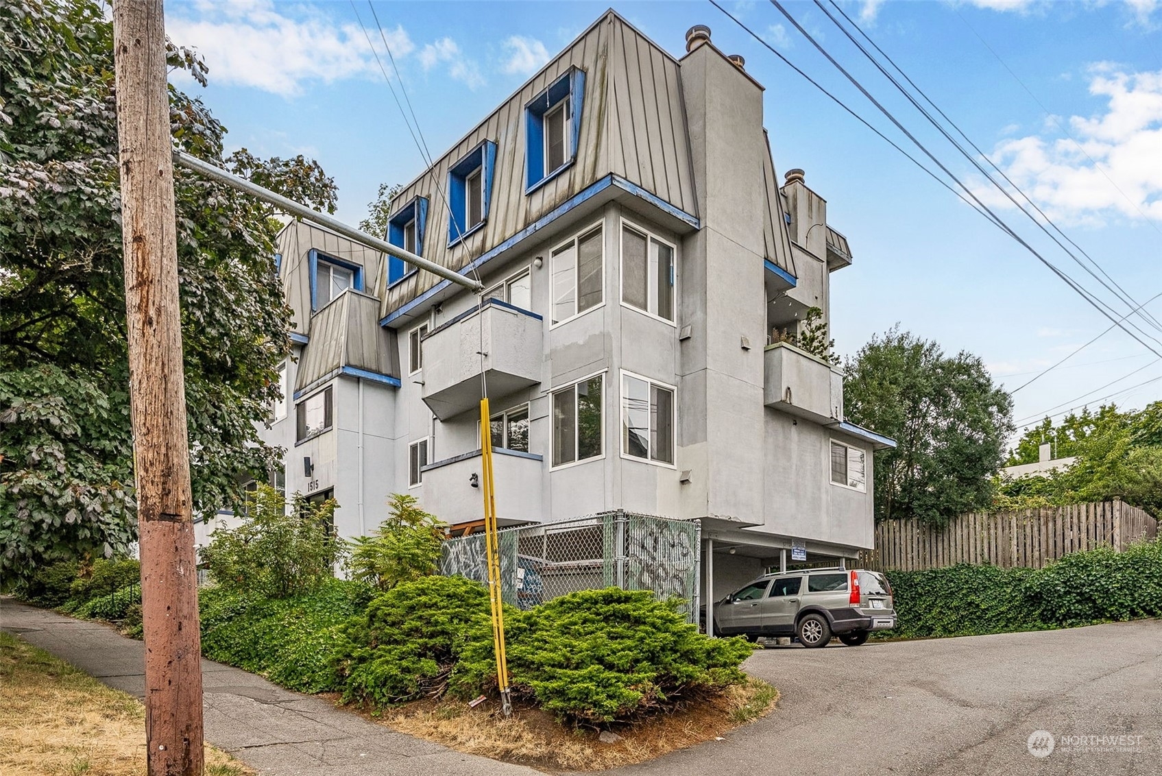 Property Photo: 1515 E Union Street 201 WA 98122