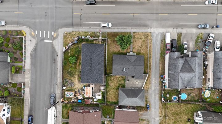 Property Photo:  202 E Galena Street  WA 98252