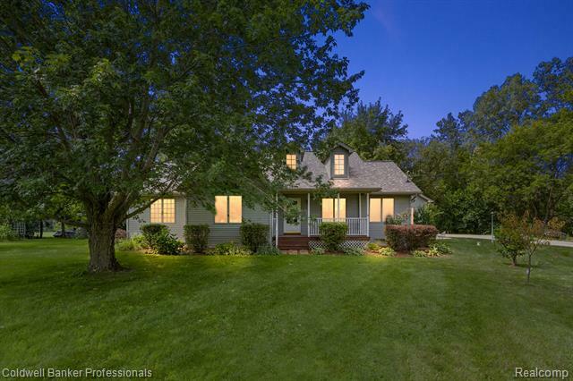 Property Photo:  2371 N Henderson Road  MI 48423 