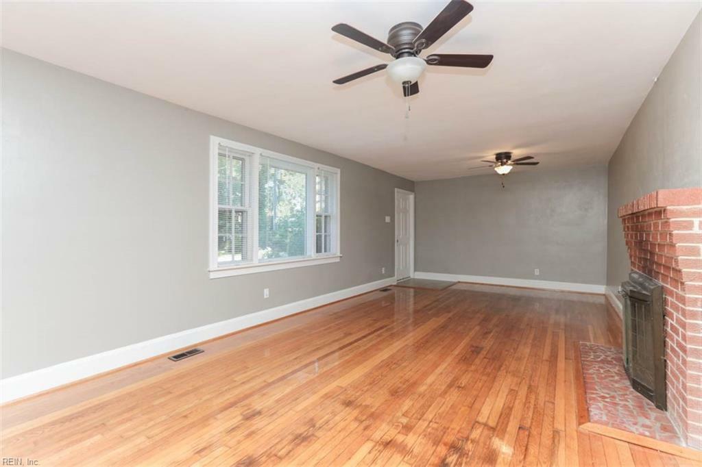 Property Photo:  1303 Amelia Avenue  VA 23707 