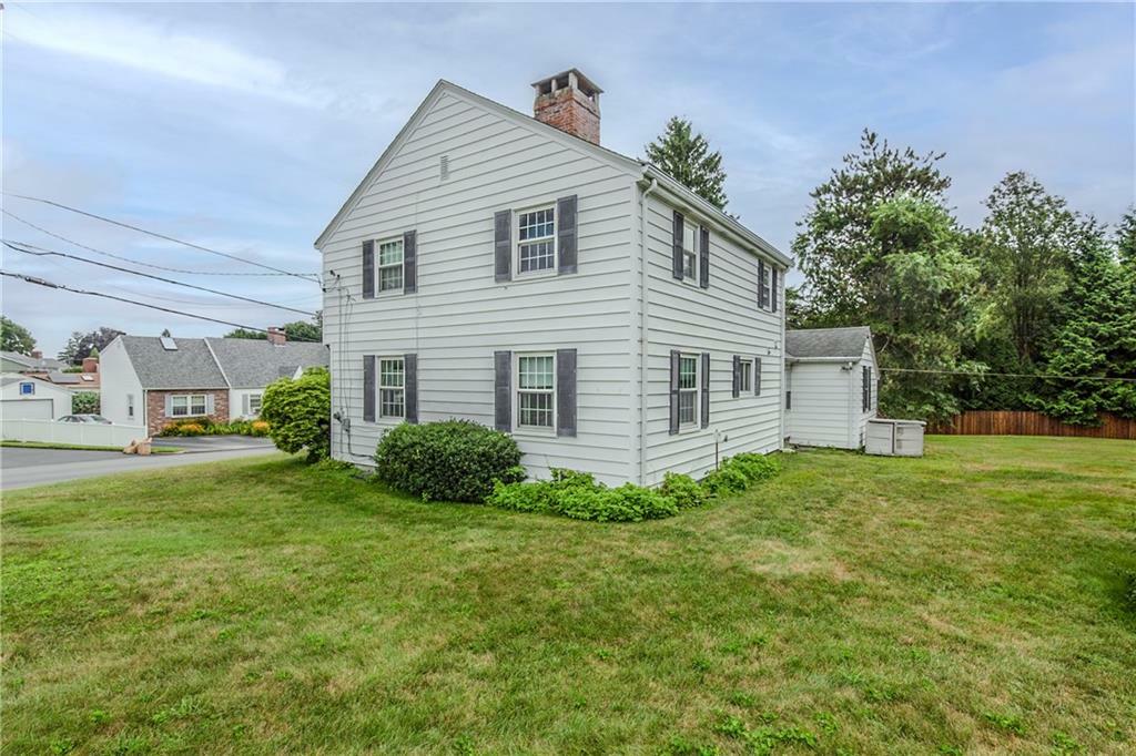 Property Photo:  15 Westwood Road  RI 02865 