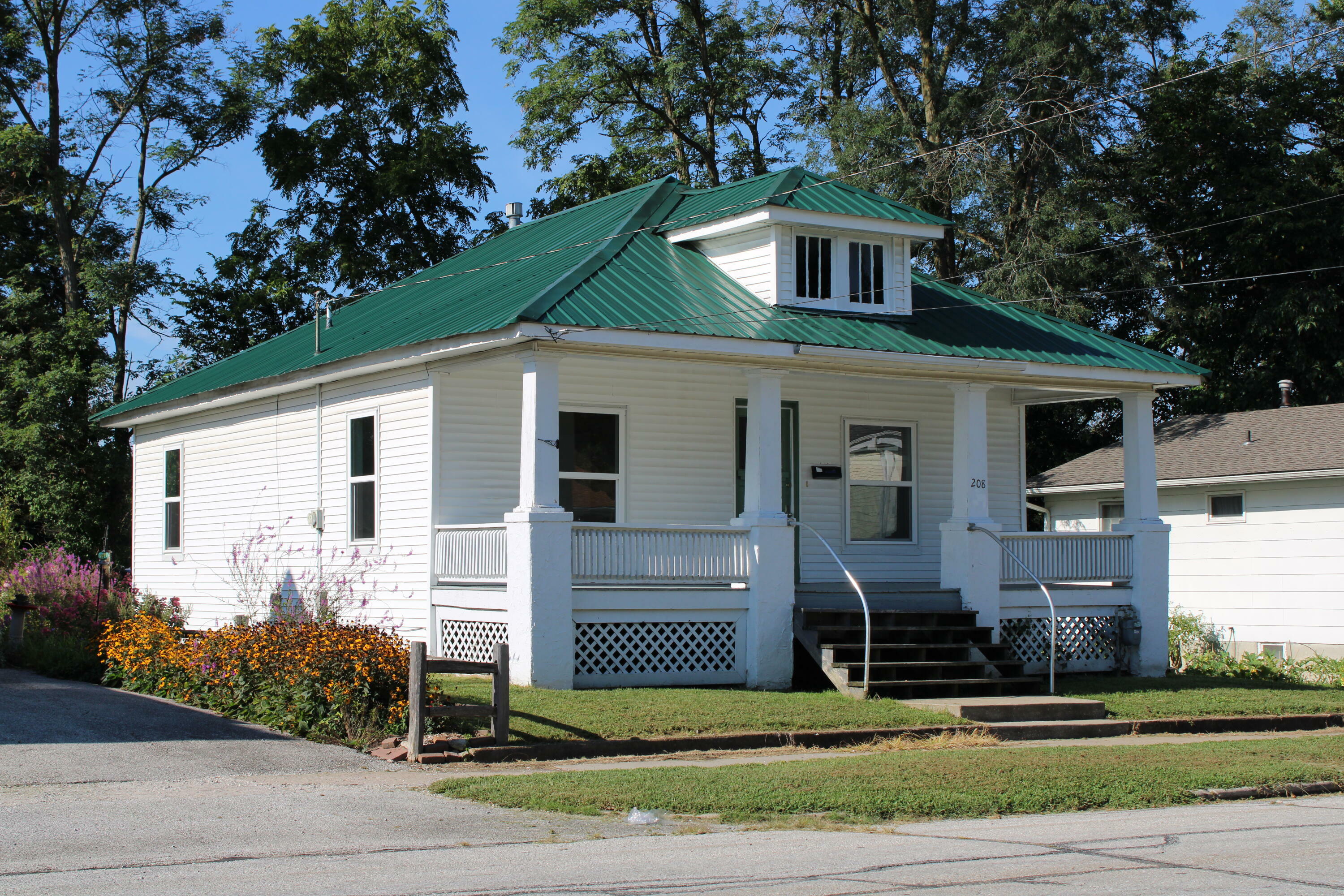 Property Photo:  208 W 5th St  MO 65251 