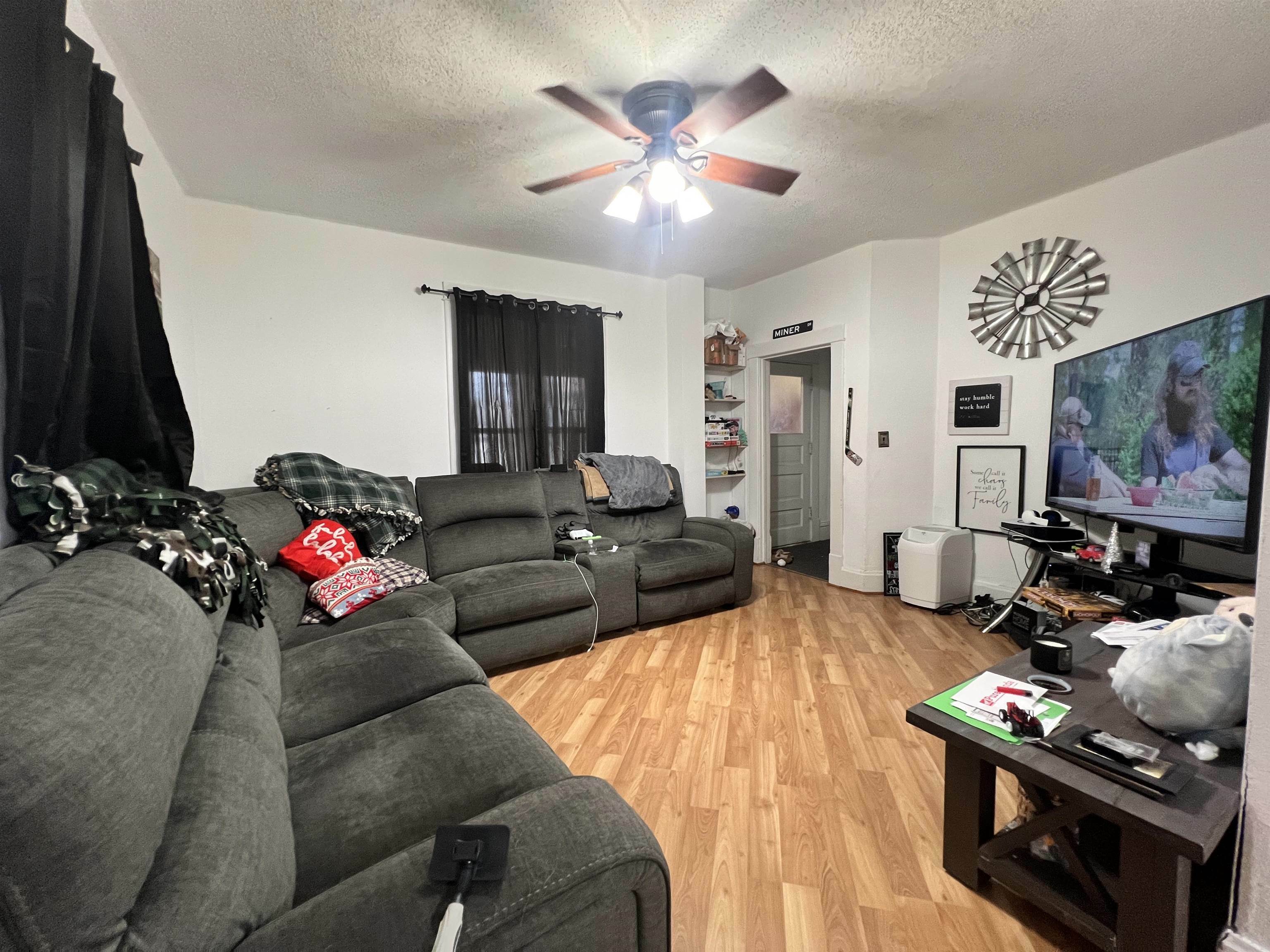 Property Photo:  202 SE 8th Ave  ND 58701 