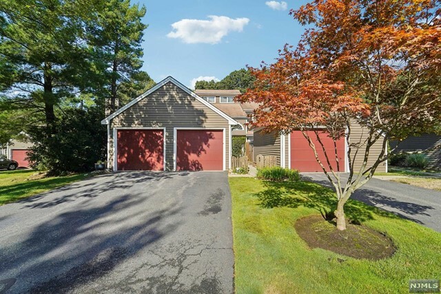 Property Photo:  171 Grandview Lane  NJ 07430 