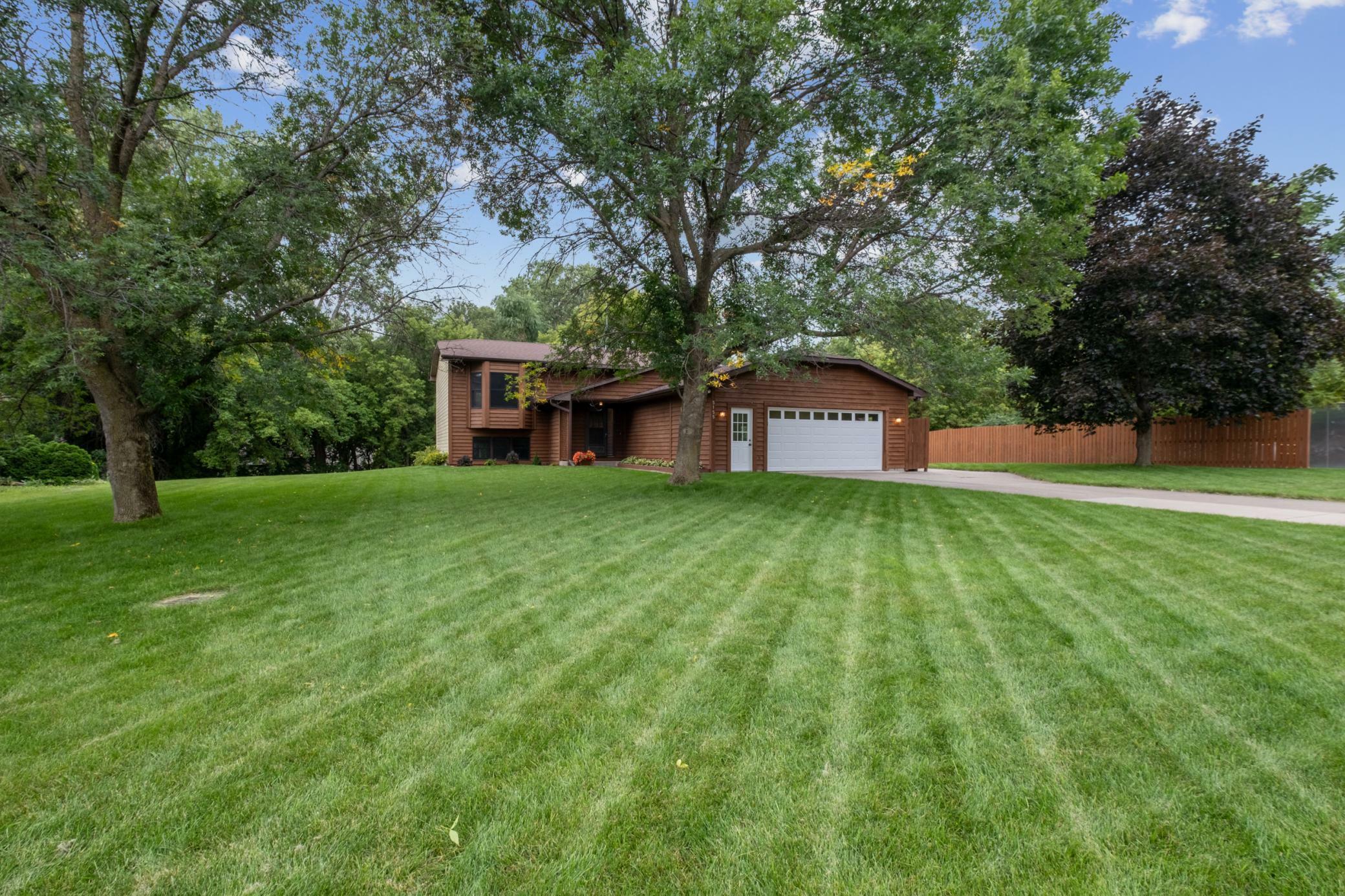 Property Photo:  5155 Larch Lane N  MN 55442 